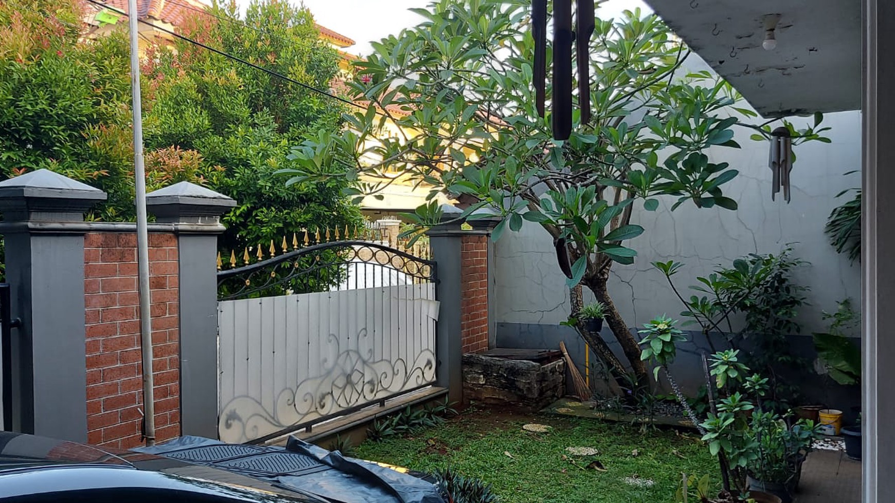 rumah bagus terawat diperumahan pemda jakarta