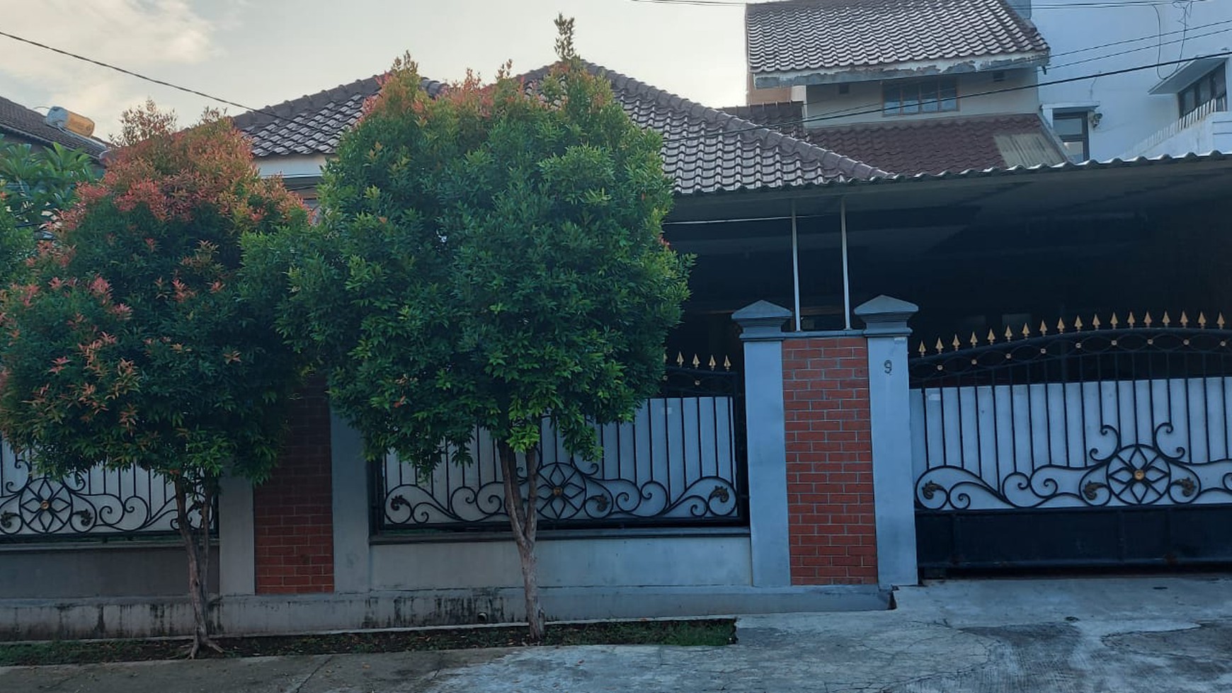 rumah bagus terawat diperumahan pemda jakarta