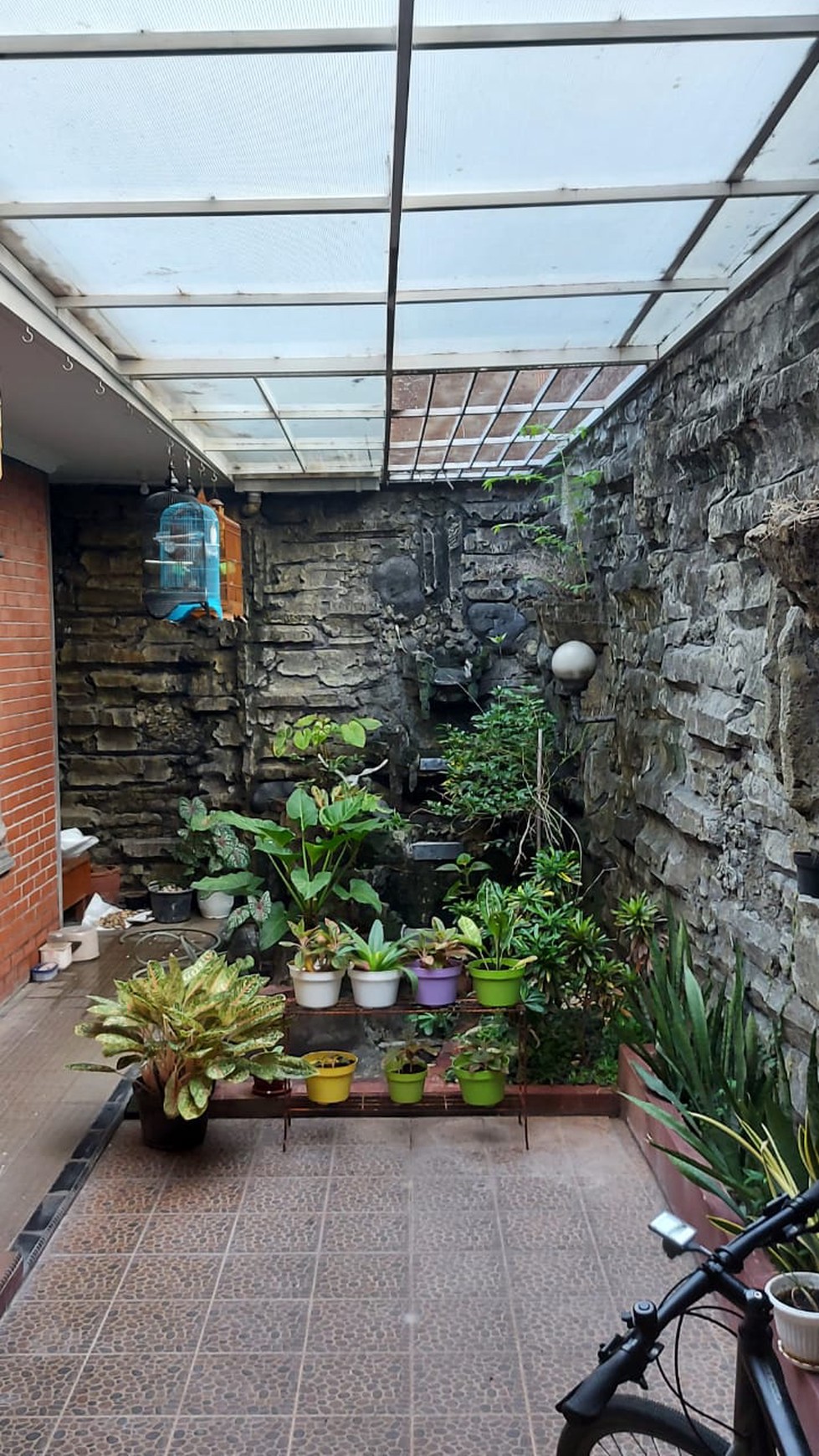 rumah bagus terawat diperumahan pemda jakarta