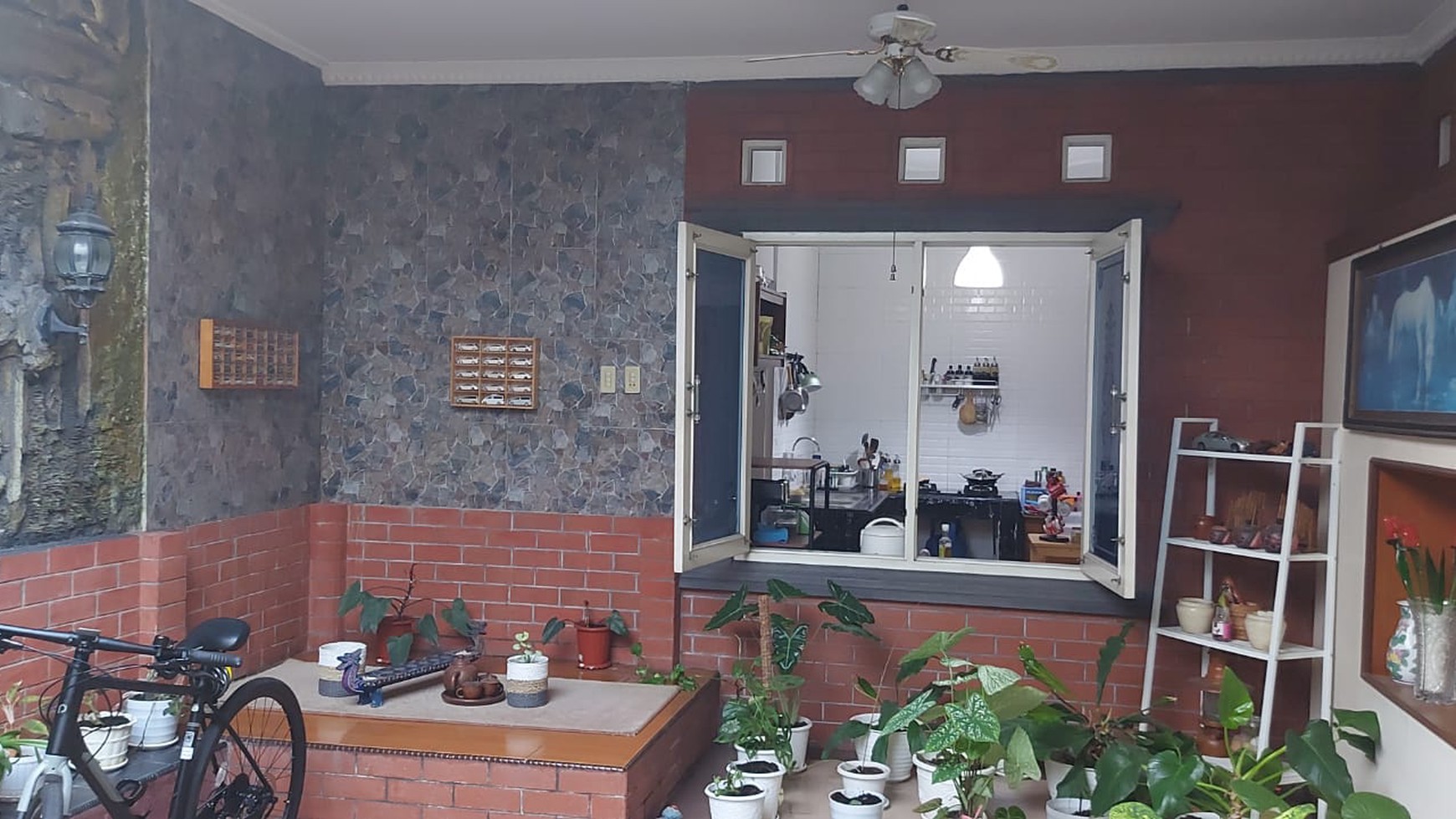 rumah bagus terawat diperumahan pemda jakarta