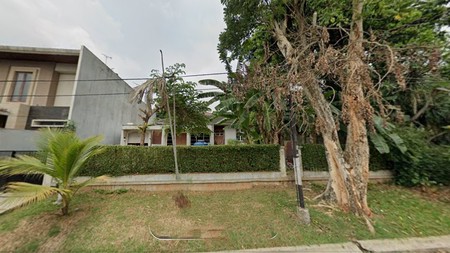 Dijual tanah plus bangunan rumah lama di Pondok Indah.