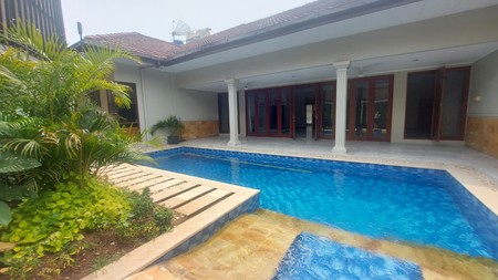 Rumah Luas dalam townhouse cipete dekat stasiun MRT cipete jaksel