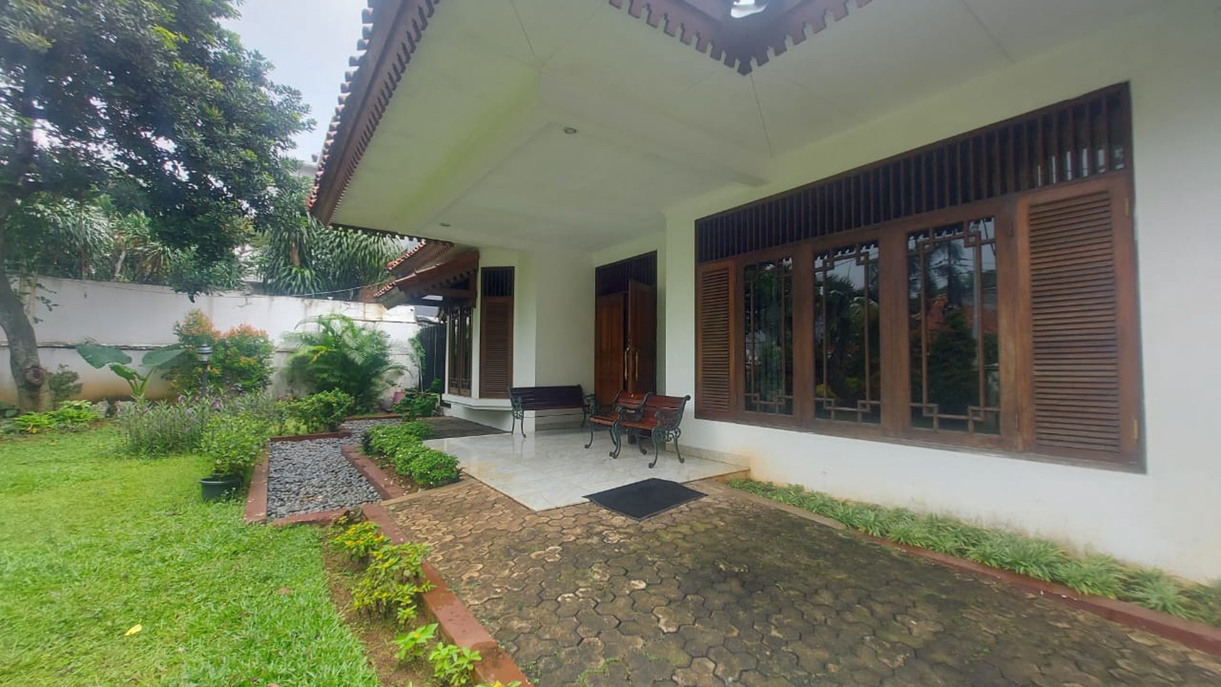 Rumah dalam komplek eklusif kebayoran baru, bulungan. jakarta selatan.