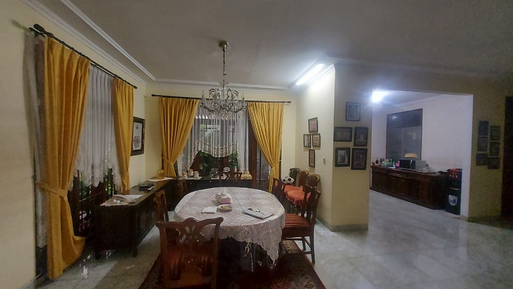 Rumah dalam komplek eklusif kebayoran baru, bulungan. jakarta selatan.