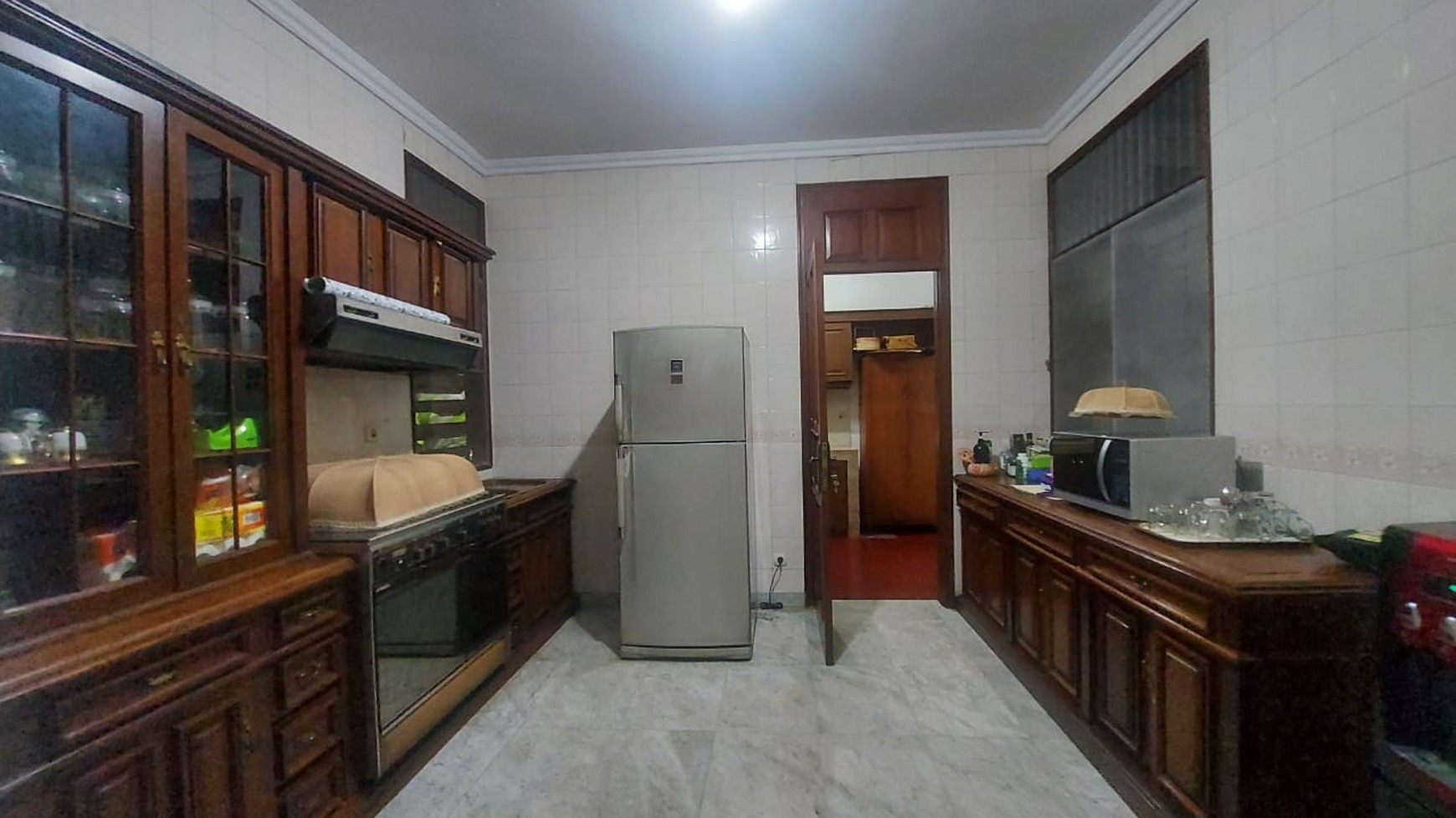Rumah dalam komplek eklusif kebayoran baru, bulungan. jakarta selatan.