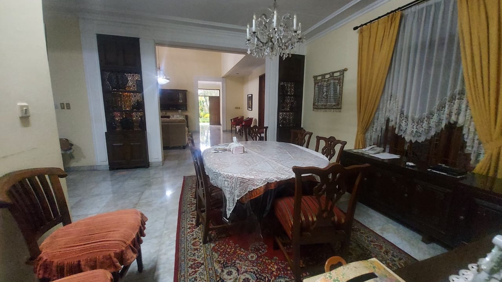 Rumah dalam komplek eklusif kebayoran baru, bulungan. jakarta selatan.