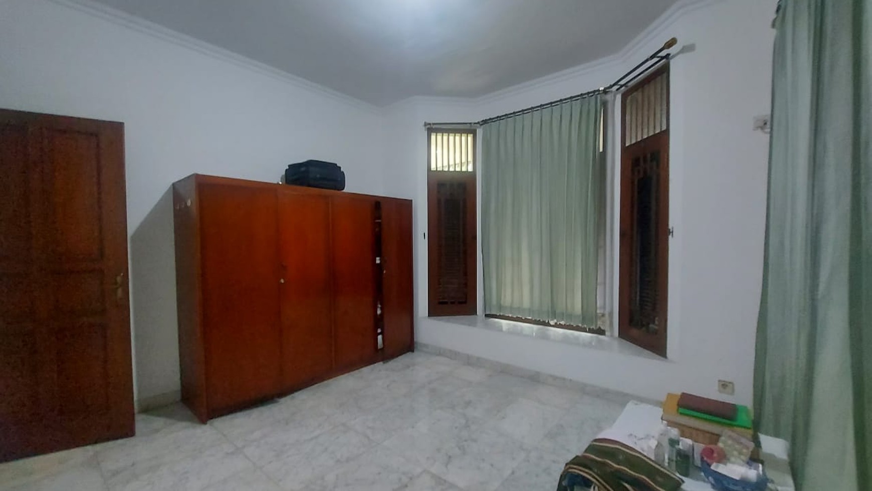 Rumah dalam komplek eklusif kebayoran baru, bulungan. jakarta selatan.