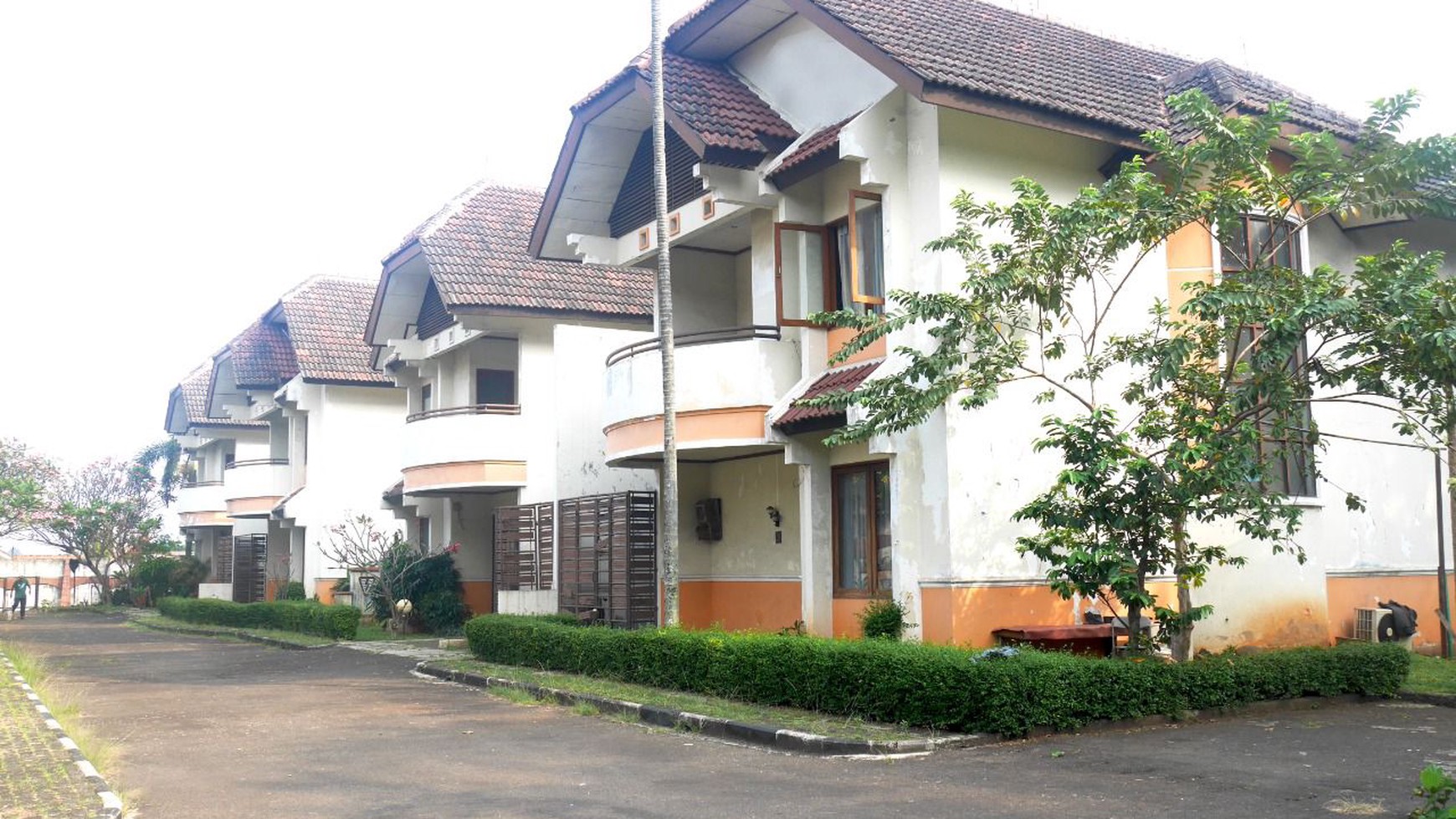 Dijual cepat Komplek perumahan beserta 6 unit rumah di dalam nya.