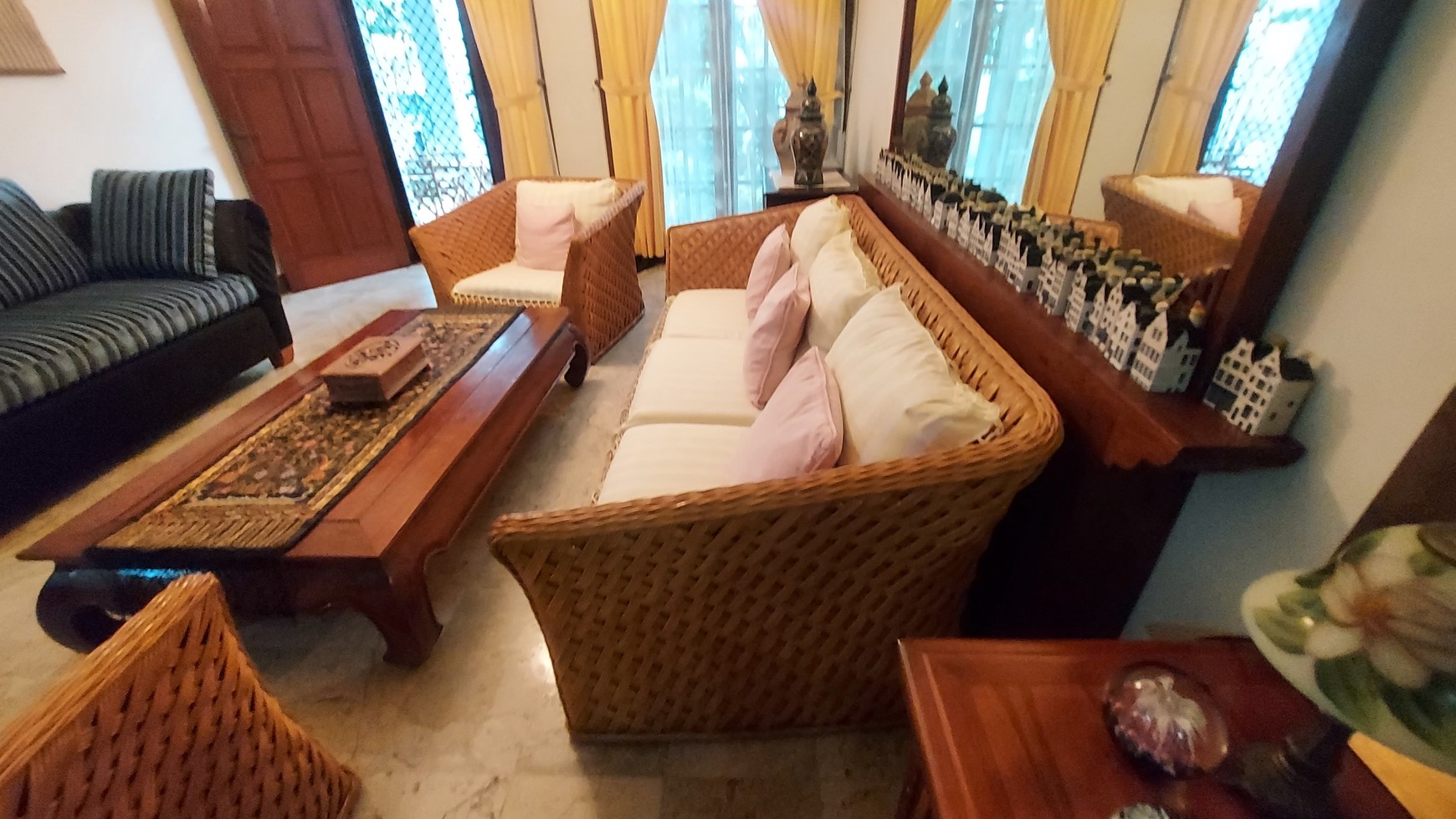 Rumah nyaman dalam perumahan Pejaten Mas jksel