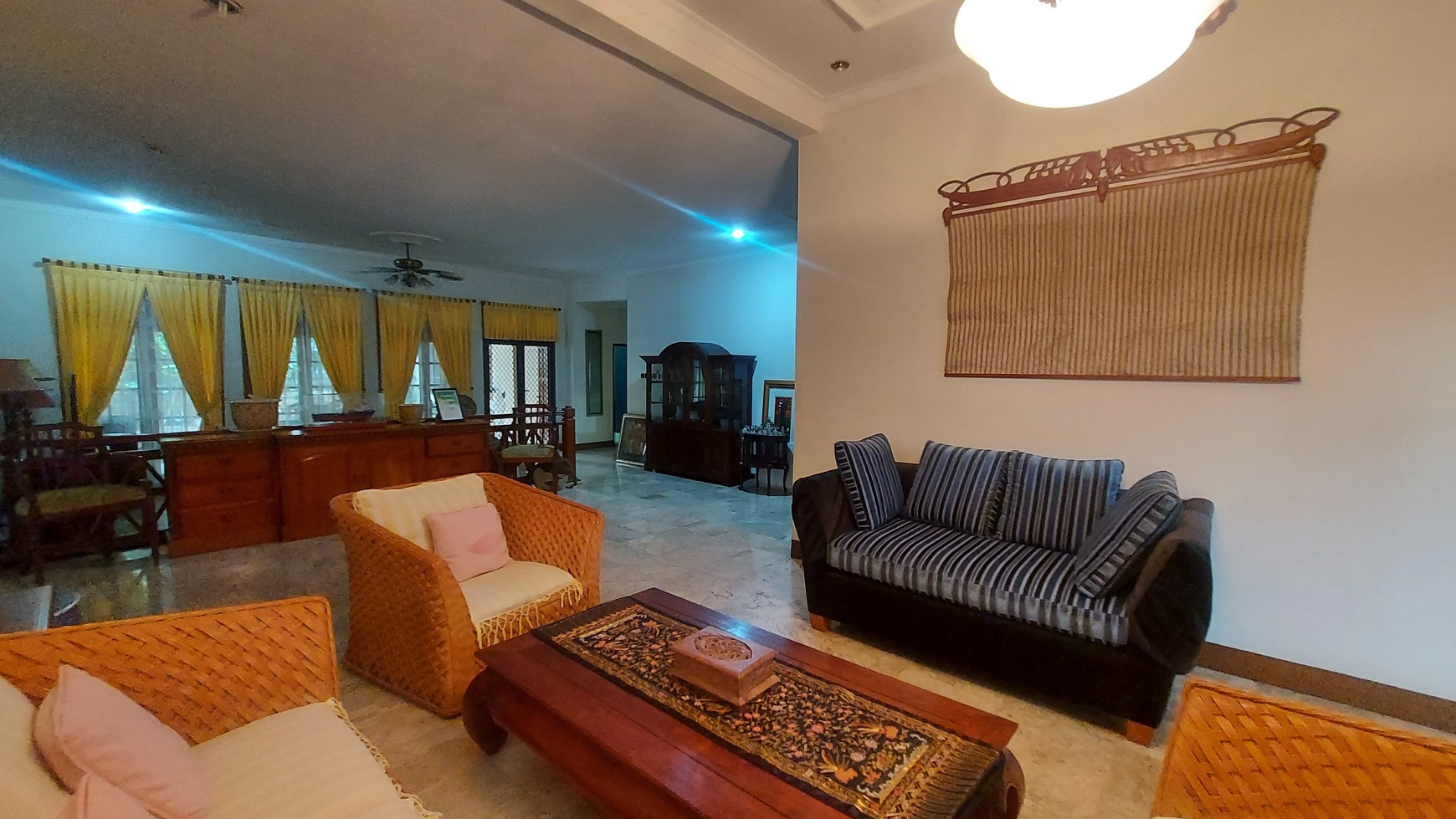 Rumah nyaman dalam perumahan Pejaten Mas jksel