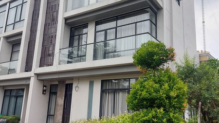 Brand new cluster courtyard kedoya selatan nego sampai deal.