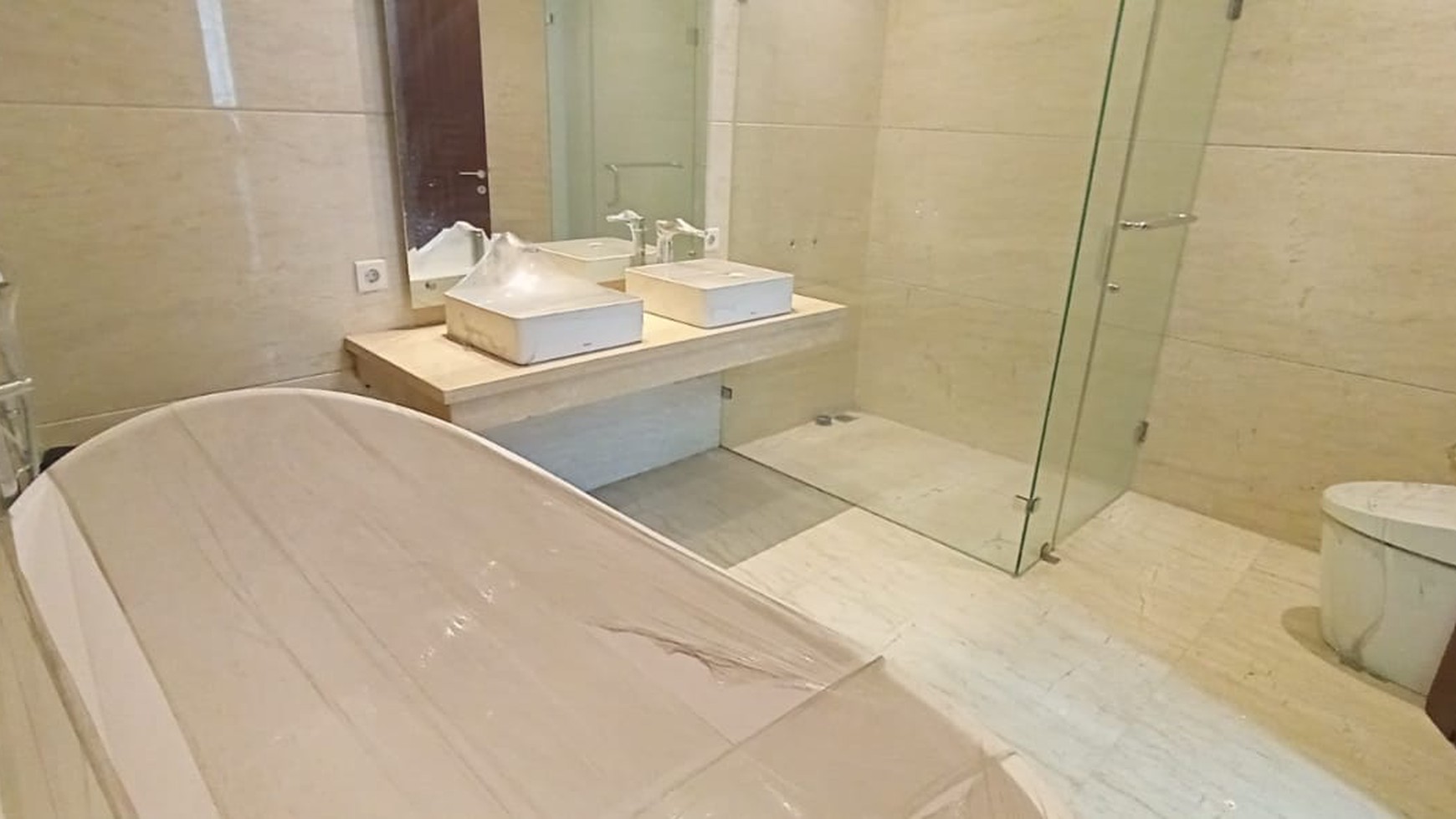 Brand new modern house in kemang jaksel.