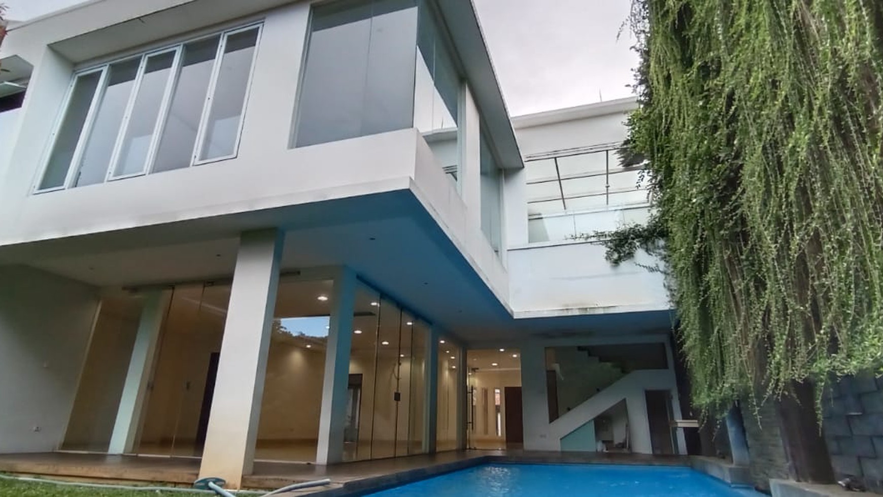 Brand new modern house in kemang jaksel.