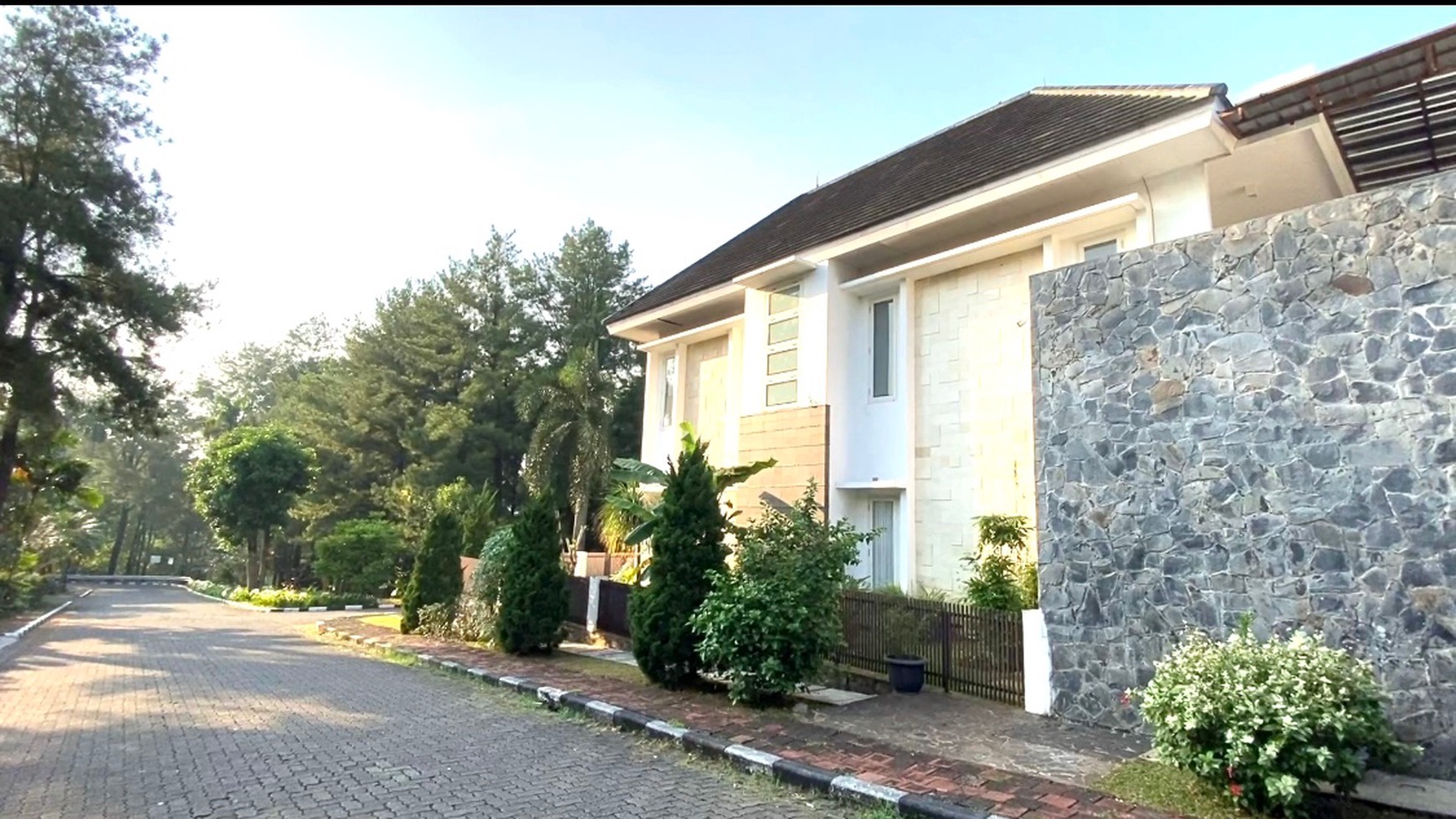 Rumah mewah villa cinere mas view hutan pinus