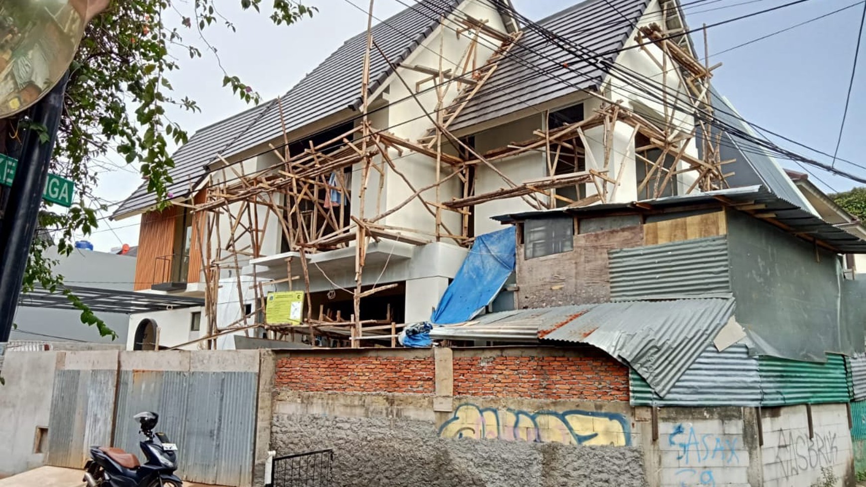 Brand new house cipete selatan
