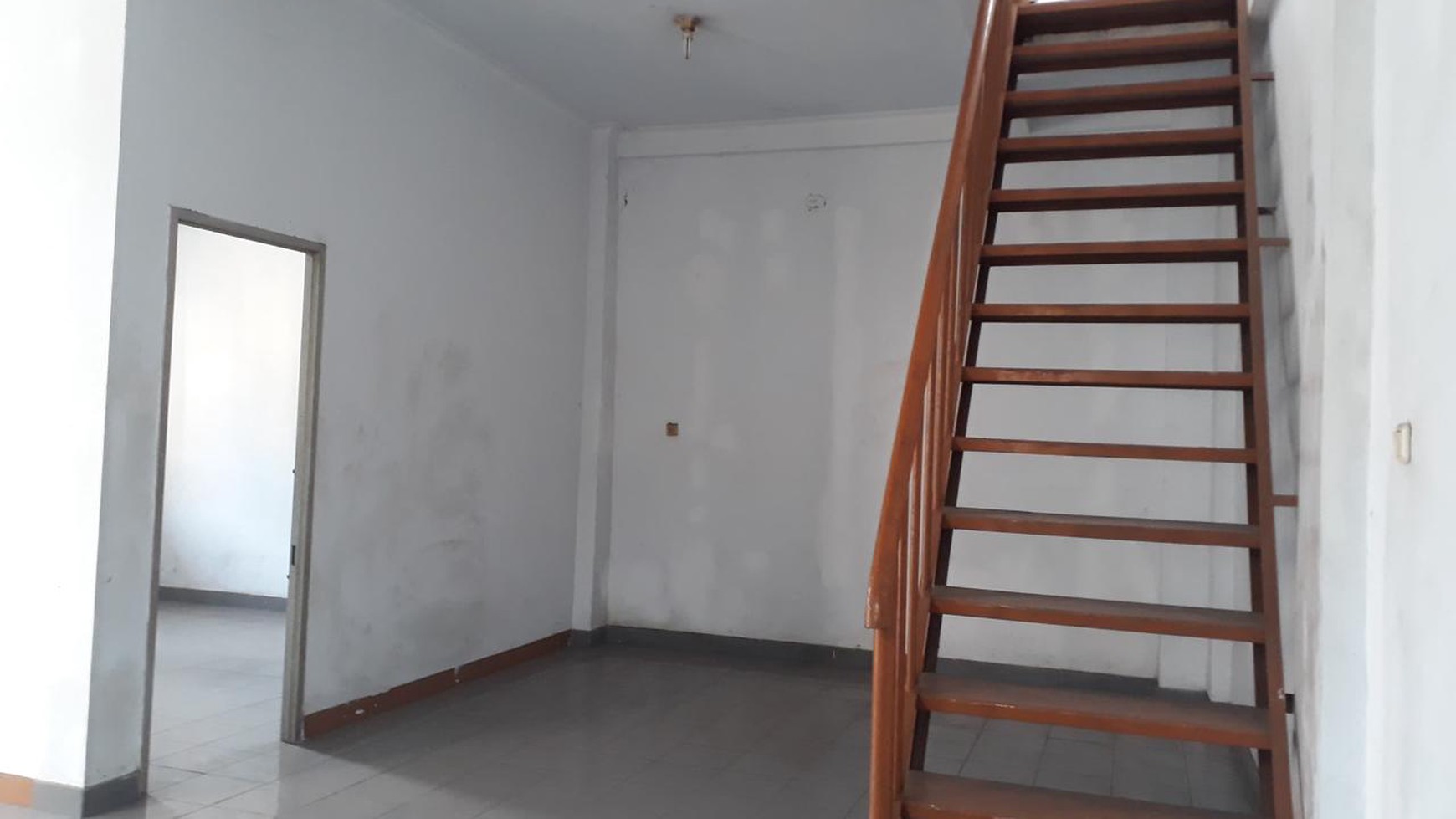 Gudang Jl Jatimulya Raya, Bekasi Timur, Luas 1100m2