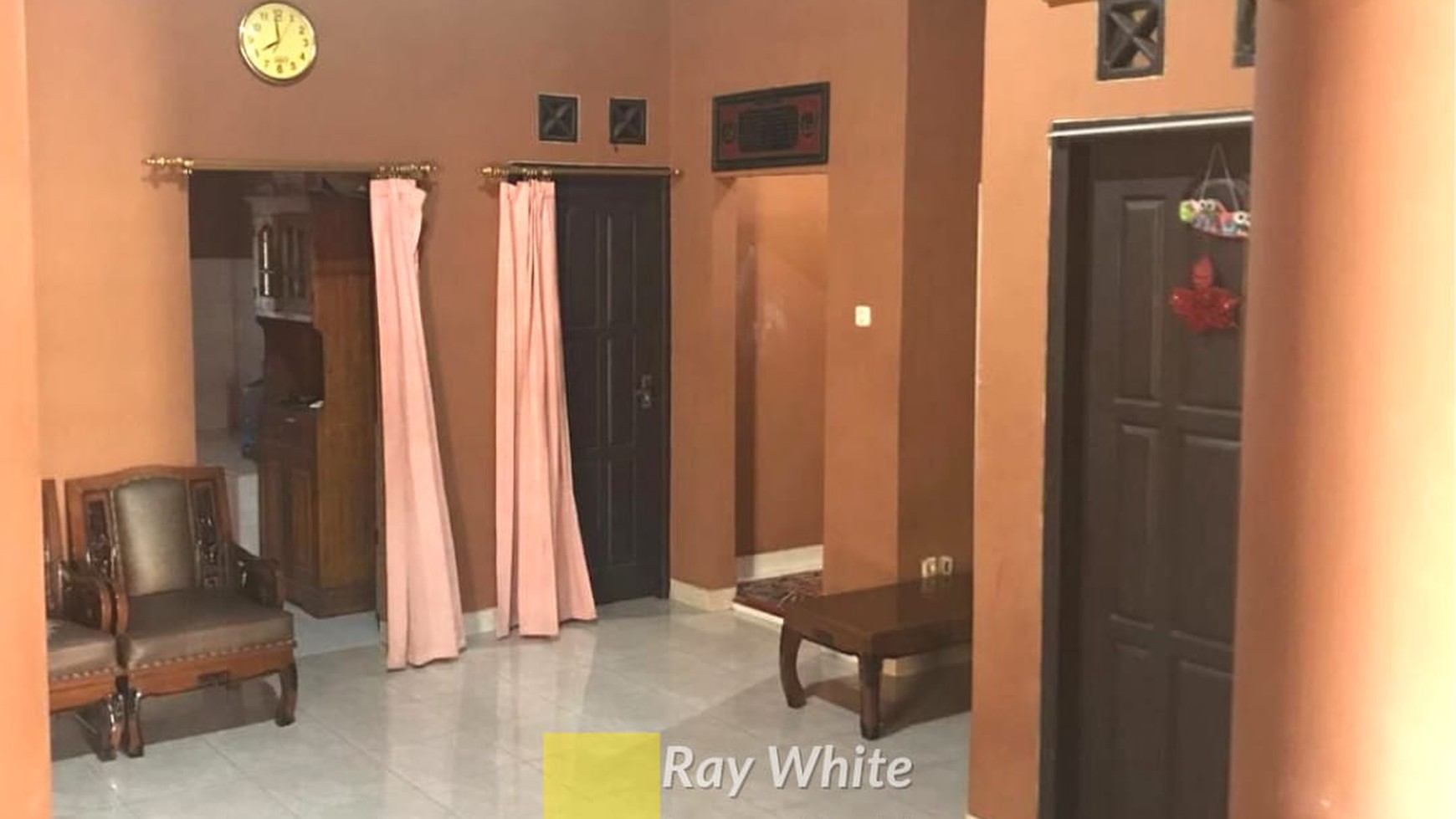 Dijual Cepat Rumah Kayu 2 Lantai Jl P. Buton
