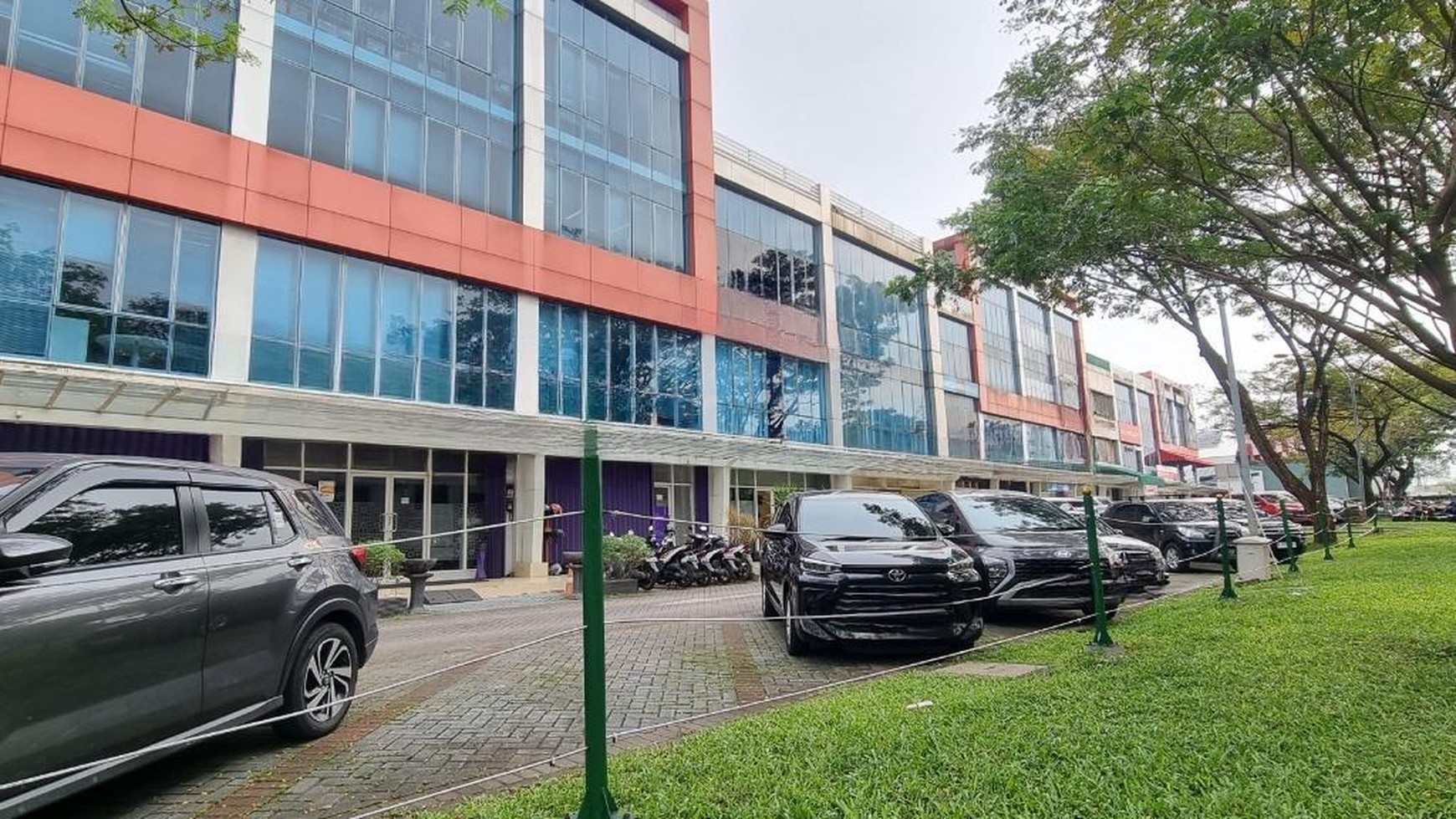 Ruko 3 Lantai Siap Pakai dan Lokasi Strategis @Bintaro Sektor 9