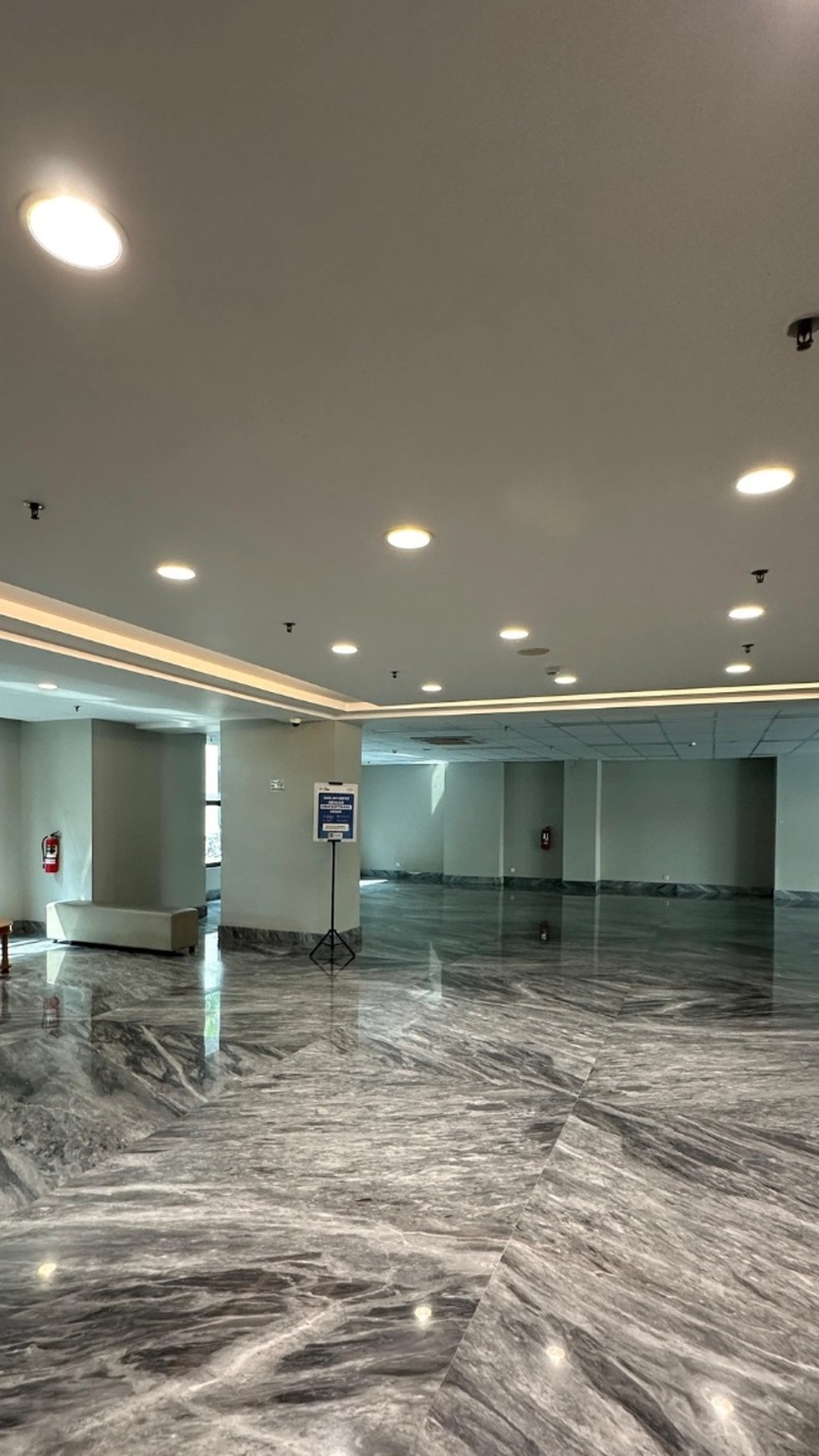 Dijual Office + Apartment Building Pakubuwono, Jakarta Selatan.