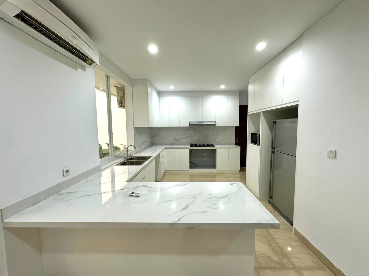Rumah baru renovasi di kuningan timur, Jakarta Selatan