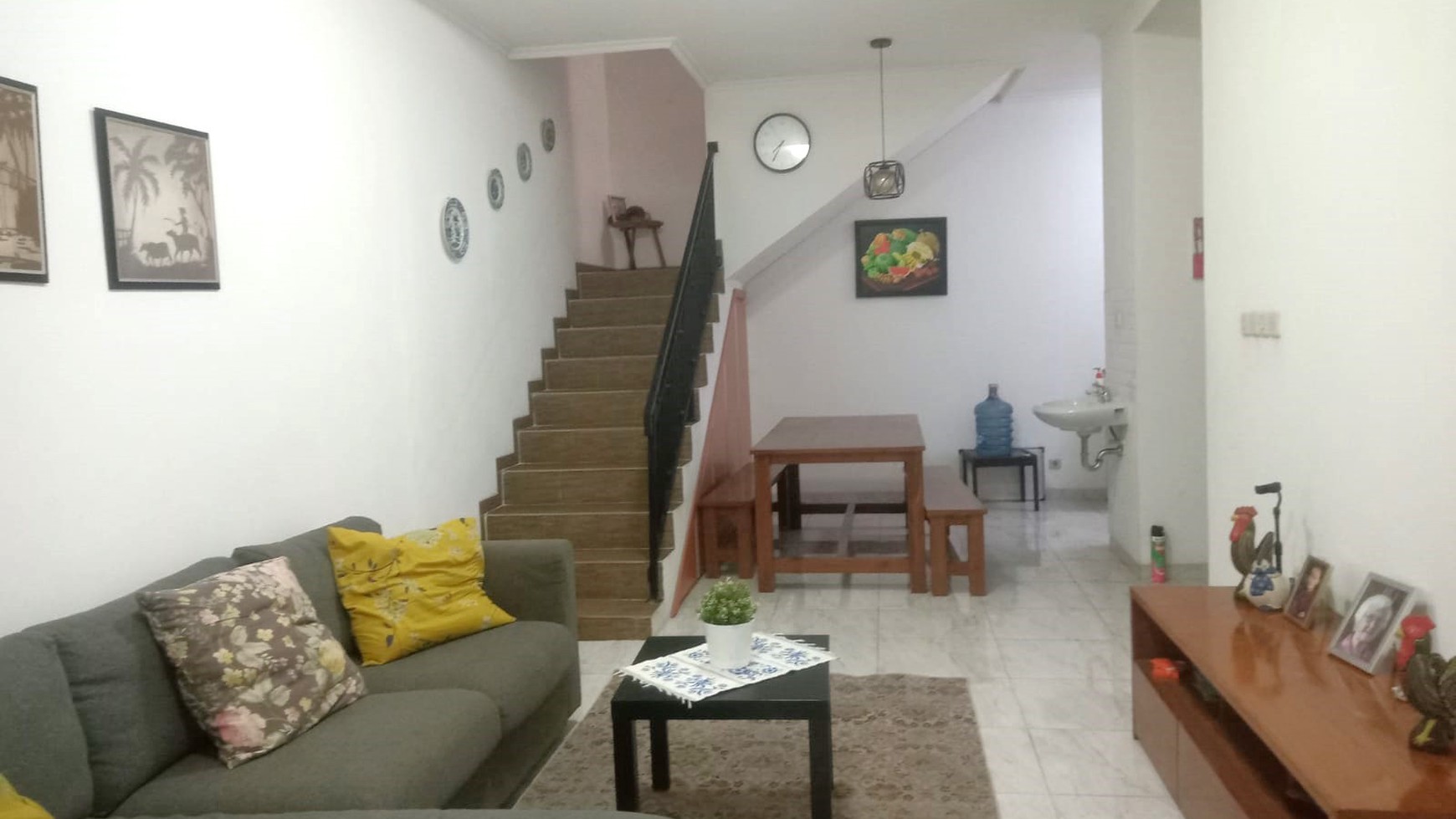 Rumah Minimalis dengan Rooftop di Rangkapan Jaya, Pancoran Mas Depok