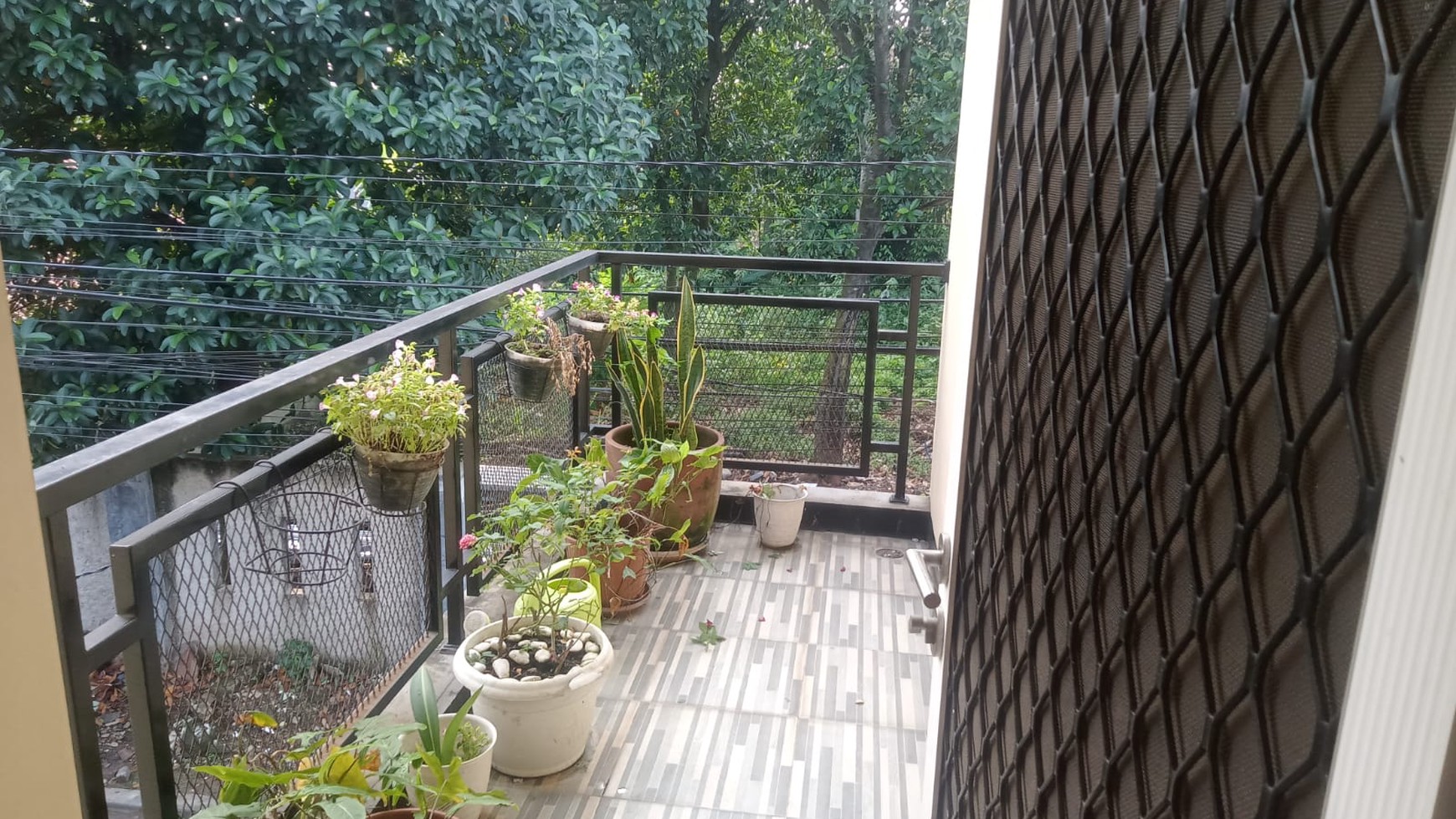 Rumah Minimalis dengan Rooftop di Rangkapan Jaya, Pancoran Mas Depok