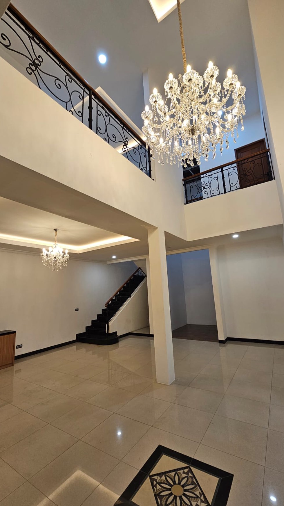 Rumah Bagus,lokasi ok,nyaman di Pondok Indah