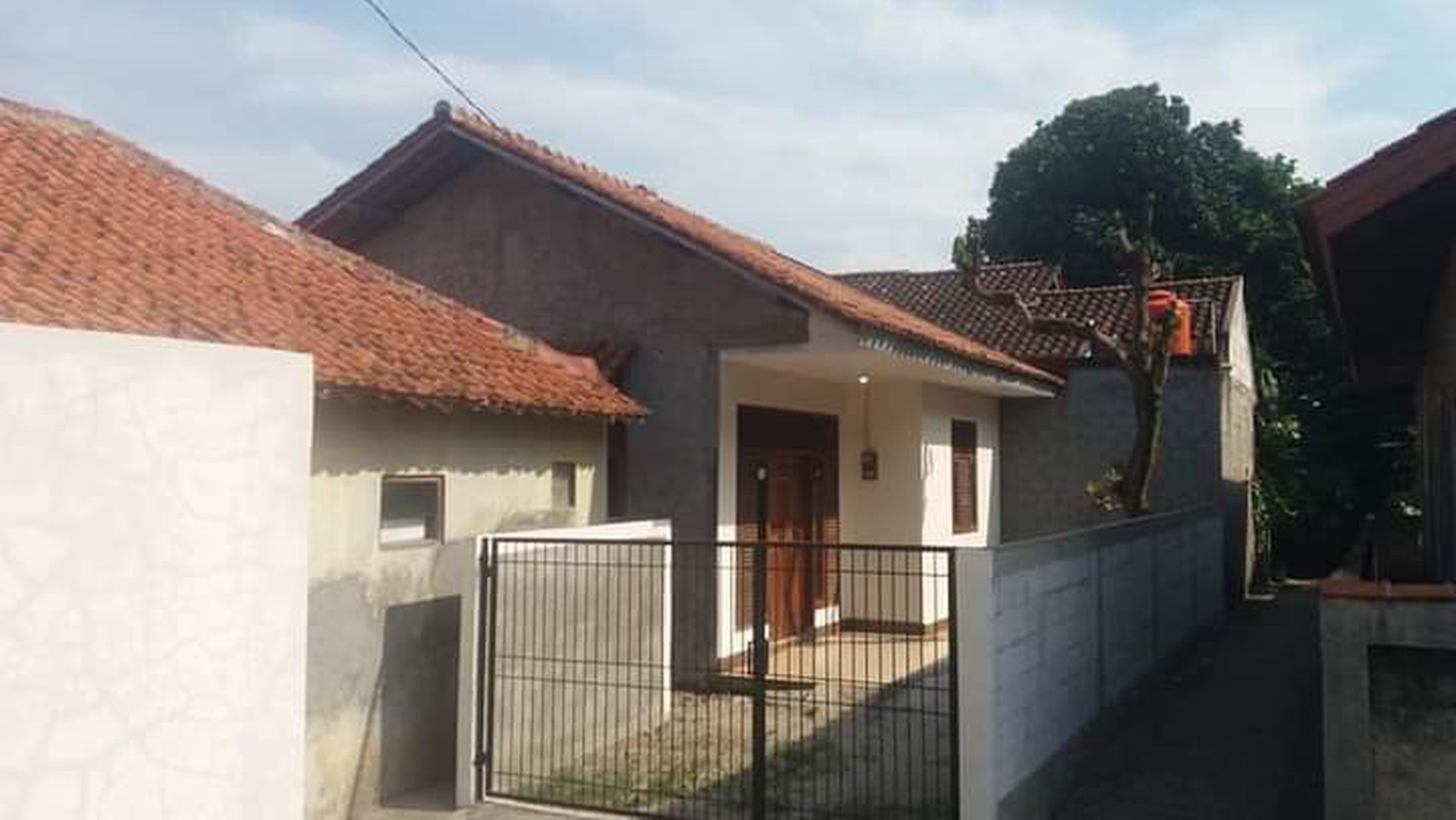 Rumah di Limo Full Bata Bangunan Kokoh, Dekat Tol Depok Antasari