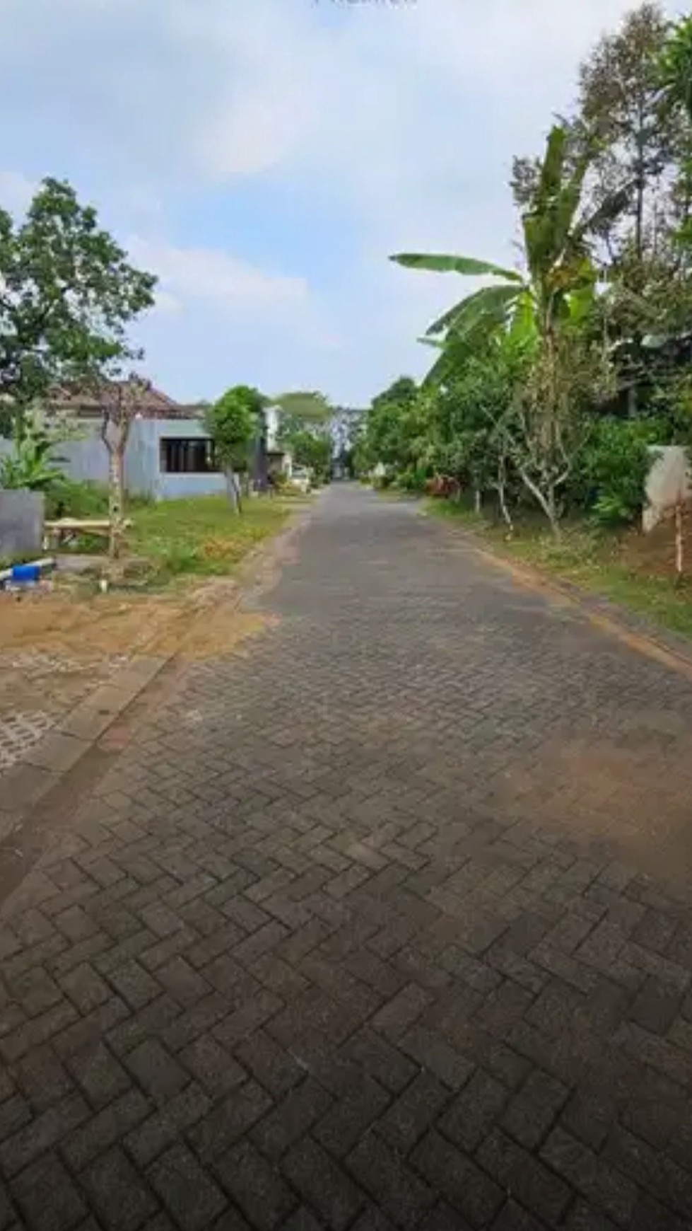 MURAH LUAS Dijual Rumah Villa Taman Dayu Pandaan Pasuruan JATIM BONUS SEMI Furniture - Best View - Lokasi Bagus  Siap Huni 