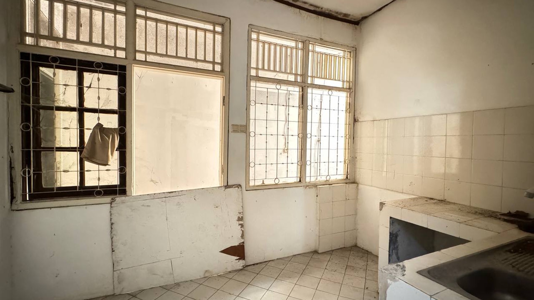 Jakasampurna persada kemala rumah hitug tanah  dekat tol becakayu