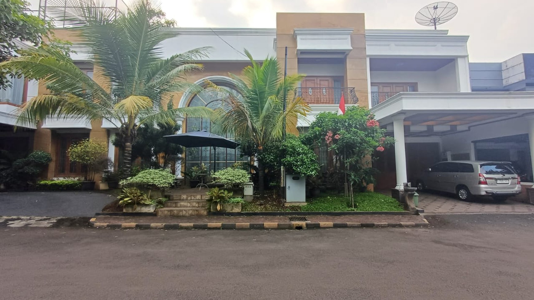 Rumah bagus, Luxury dengan Private Swimming Pool di Bintaro