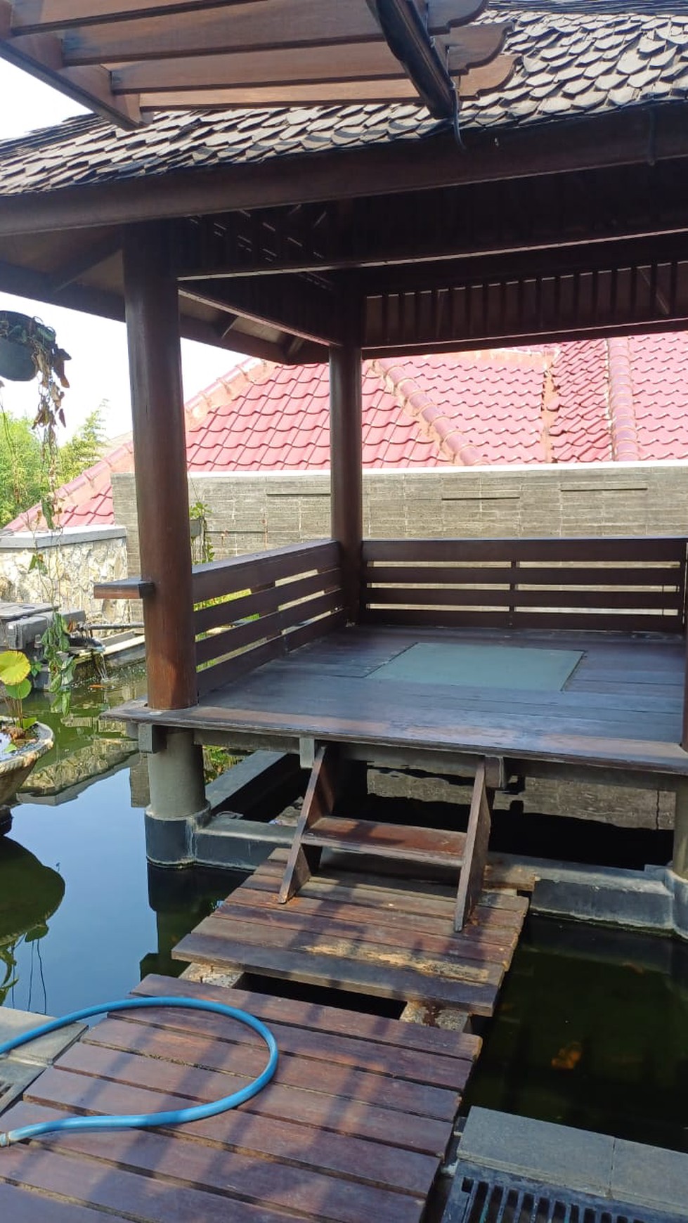 Rumah bagus, Luxury dengan Private Swimming Pool di Bintaro
