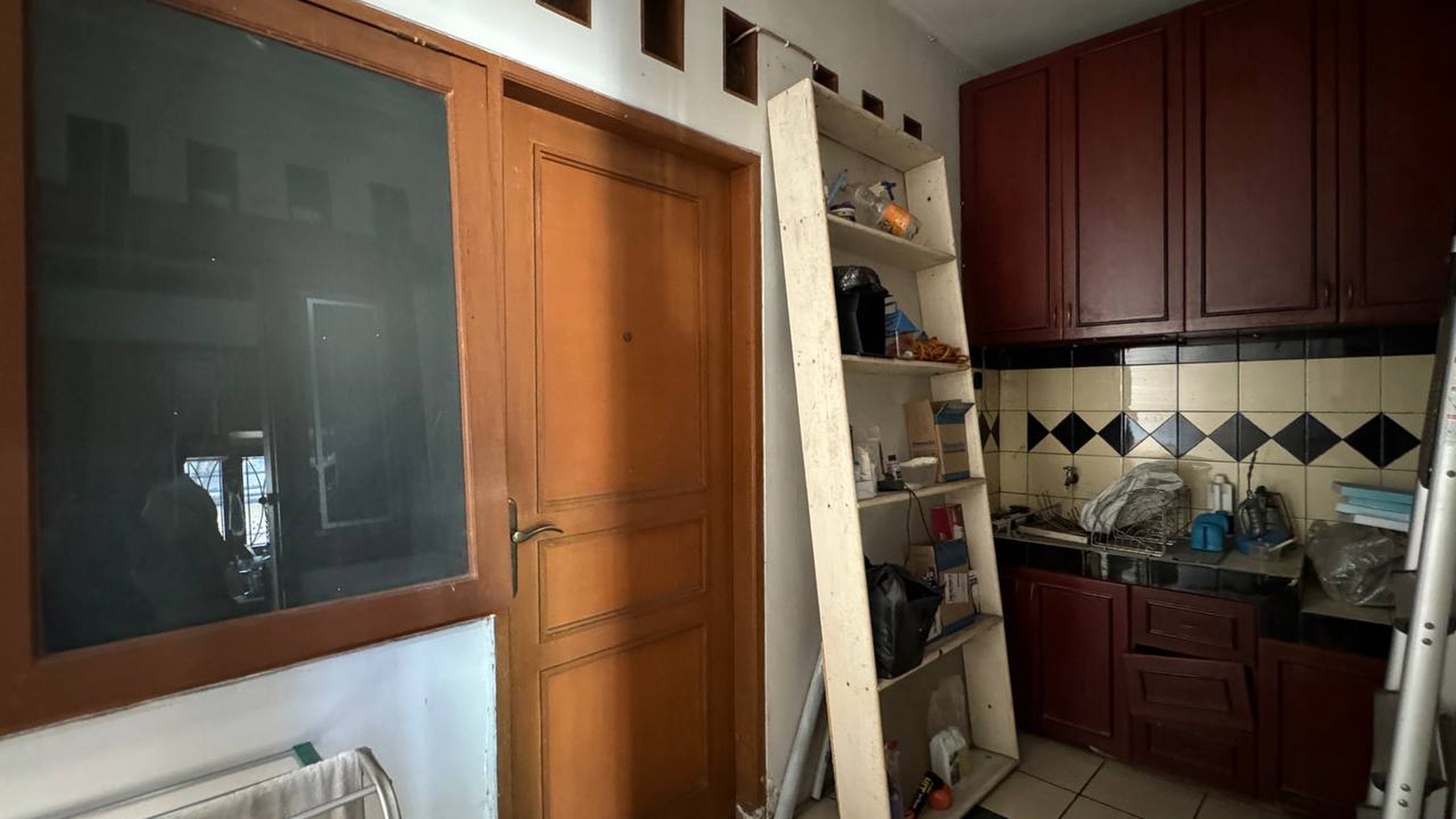 Pamulang estate rumah luas 180 kuldesak hoek