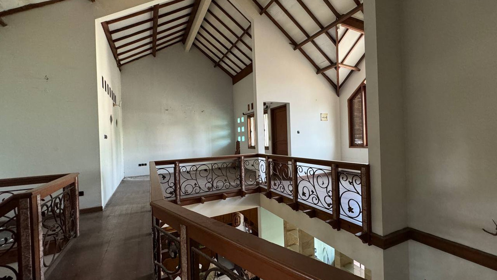 Pamulang estate rumah luas 180 kuldesak hoek