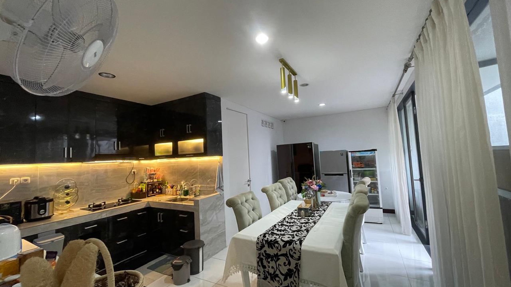 Rumah bagus, dan nyaman dalam cluster di Veteran