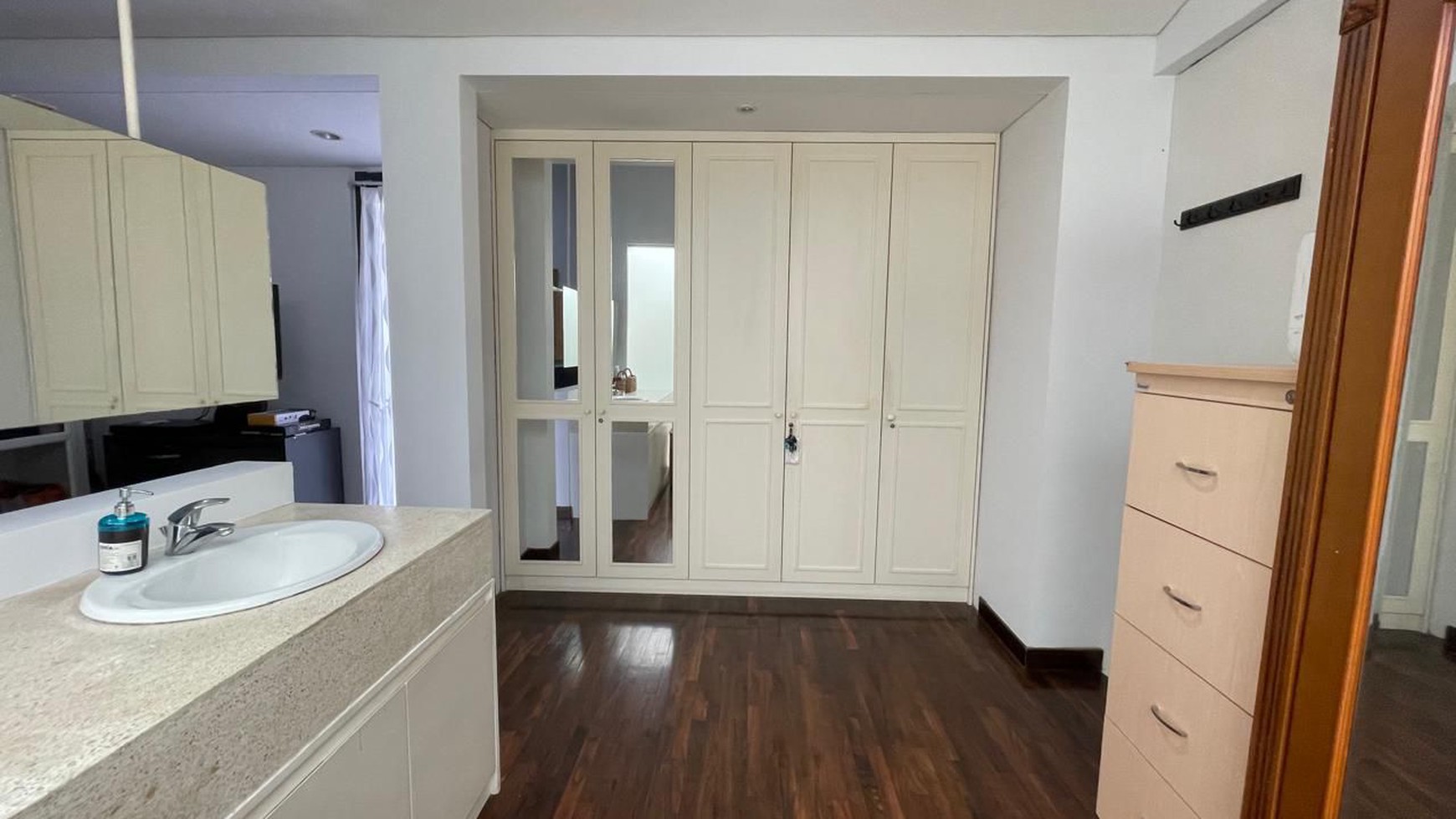 Rumah bagus, dan nyaman dalam cluster di Veteran