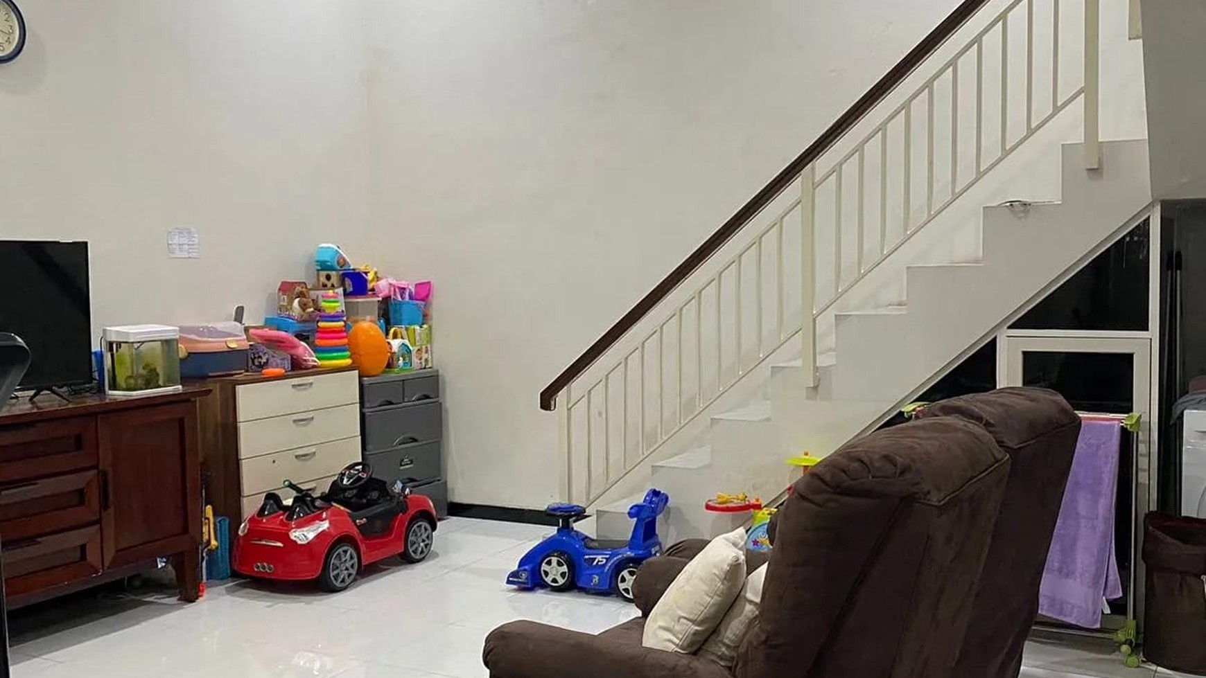 Dijual Rumah Pondok Chandra BONUS SEMI Furniture Strategis Dekat Akses TOL