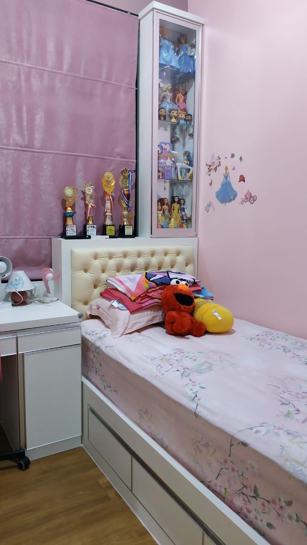 Rumah minimalis, cantik, siap huni di Veteran