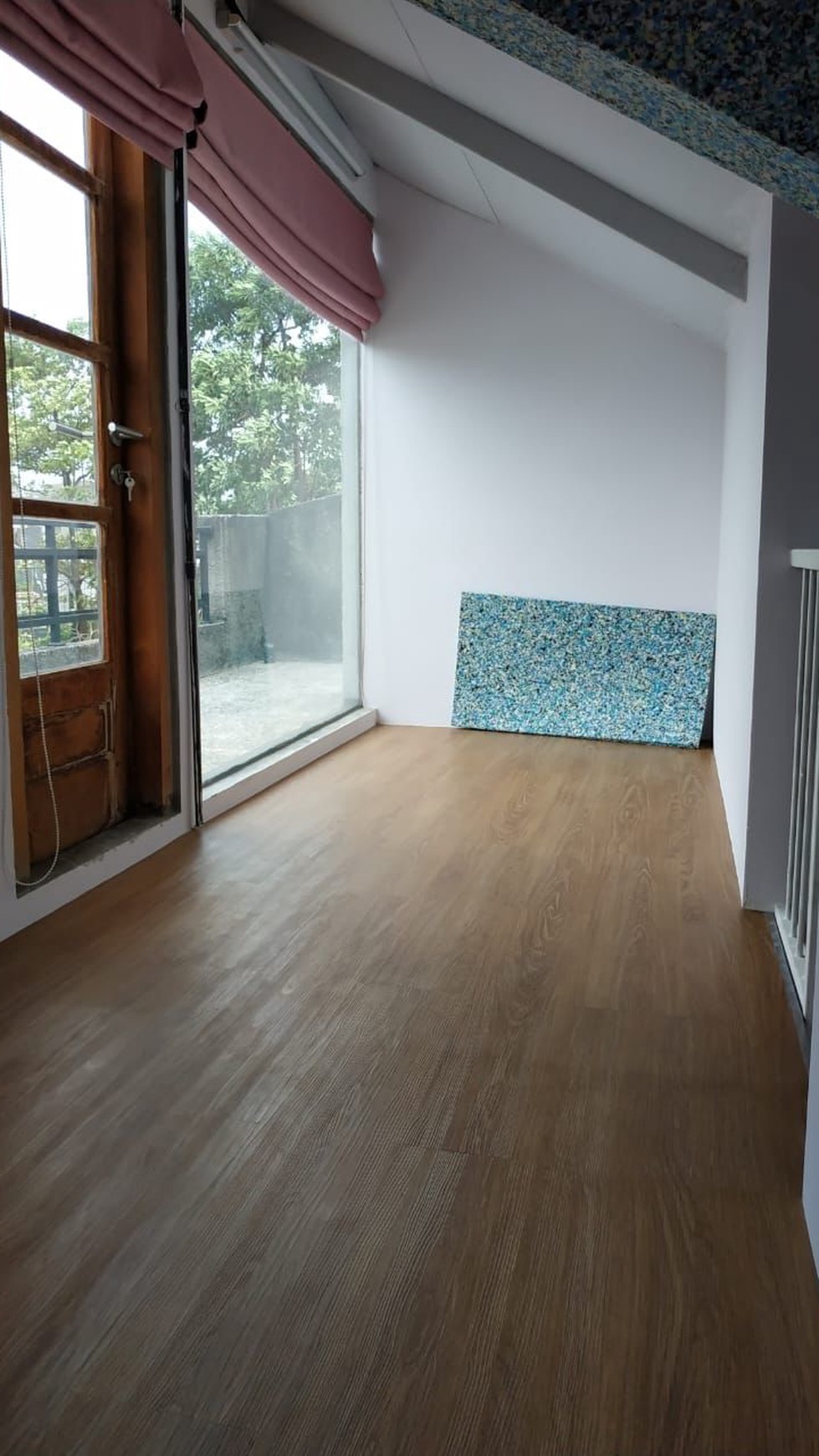 Rumah minimalis, cantik, siap huni di Veteran