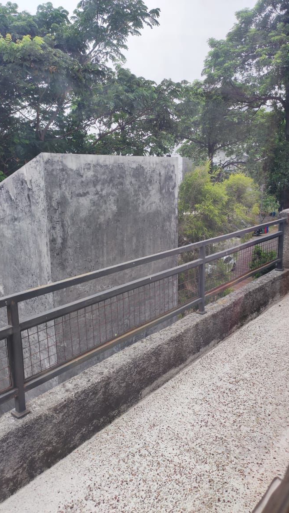 Rumah minimalis, cantik, siap huni di Veteran