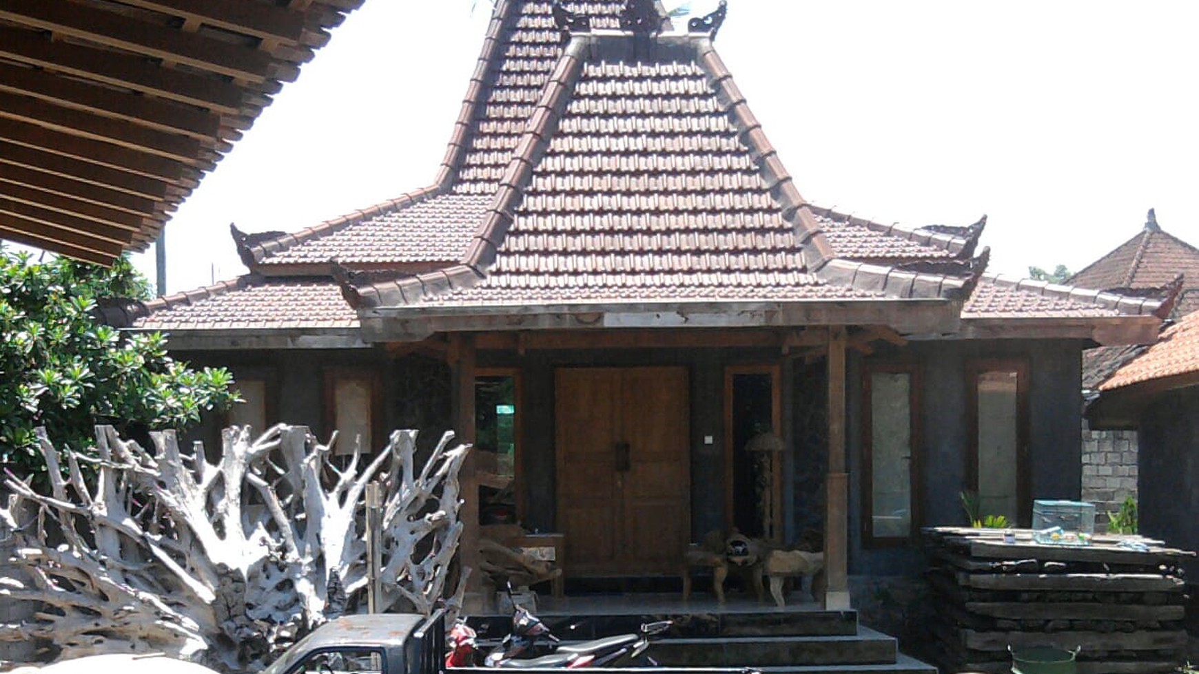 House Leasehold In Great Location Kerobokan Bali.