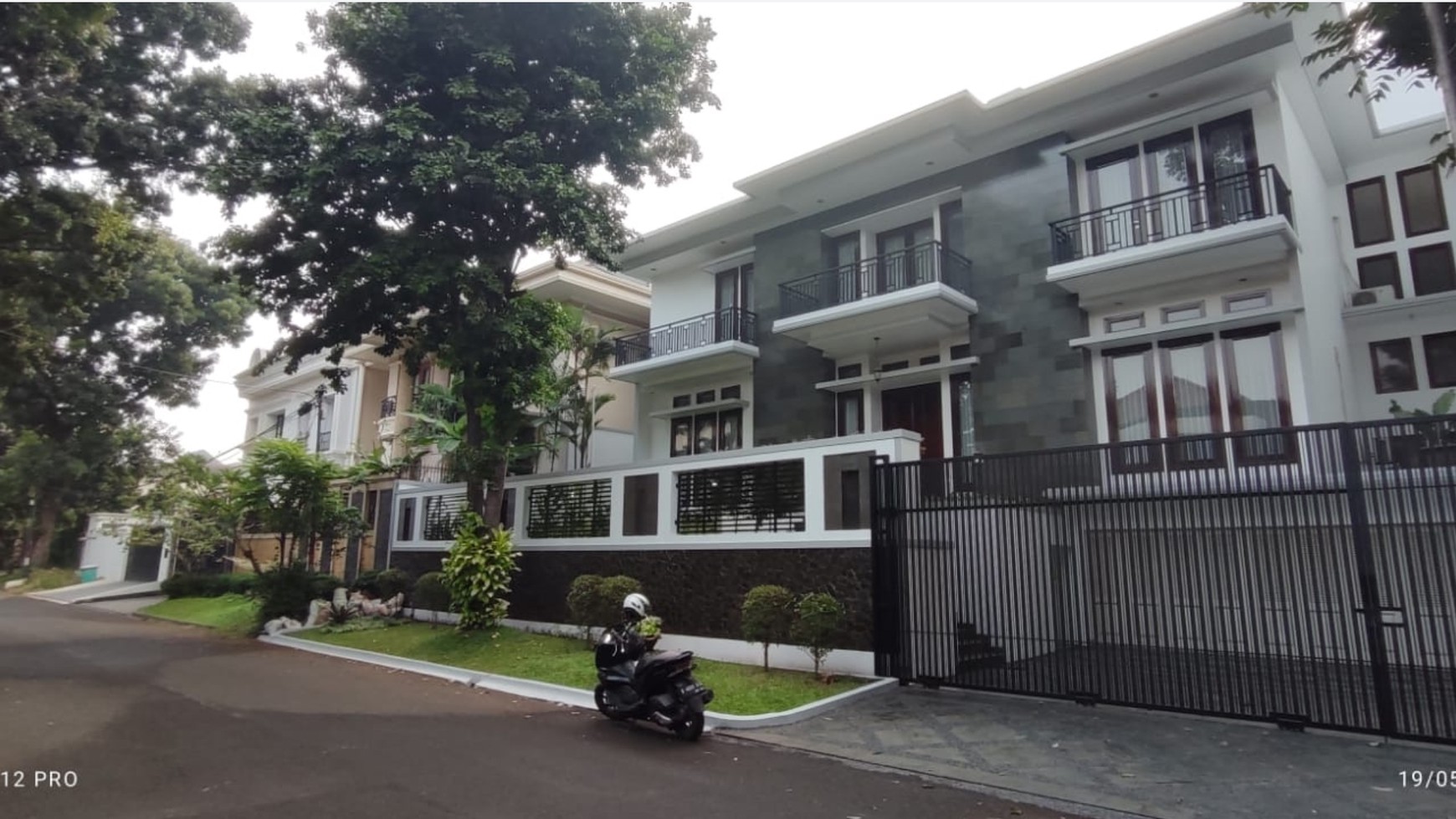 Rumah Mewah Dijual/disewa lokasi Premium Pondok indah 