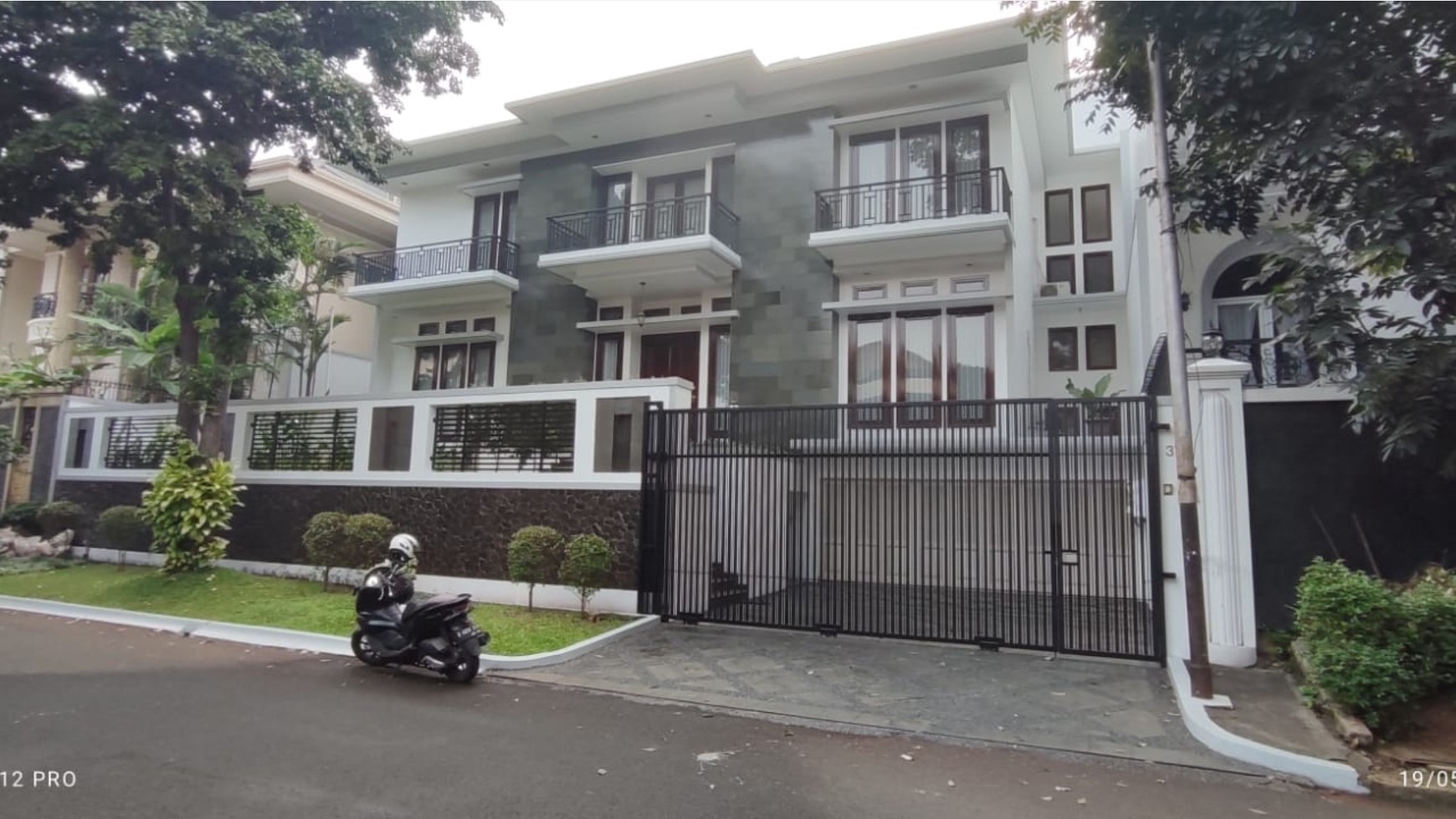 Rumah Mewah Dijual/disewa lokasi Premium Pondok indah 