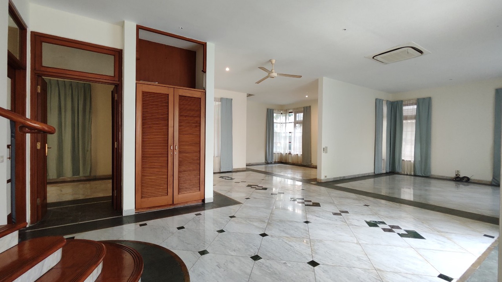 Rumah Mewah disewakan lokasi Premium Pondok indah 