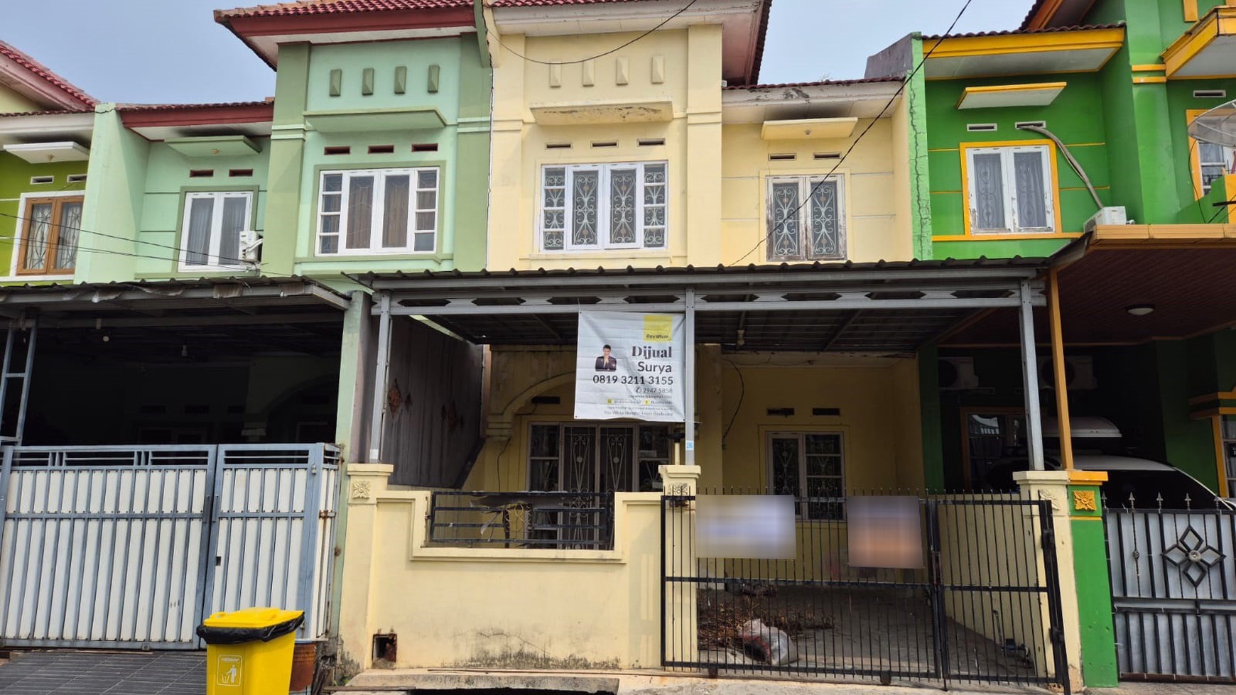 Rumah SHM 2 lantai depan taman di THB , Bekasi