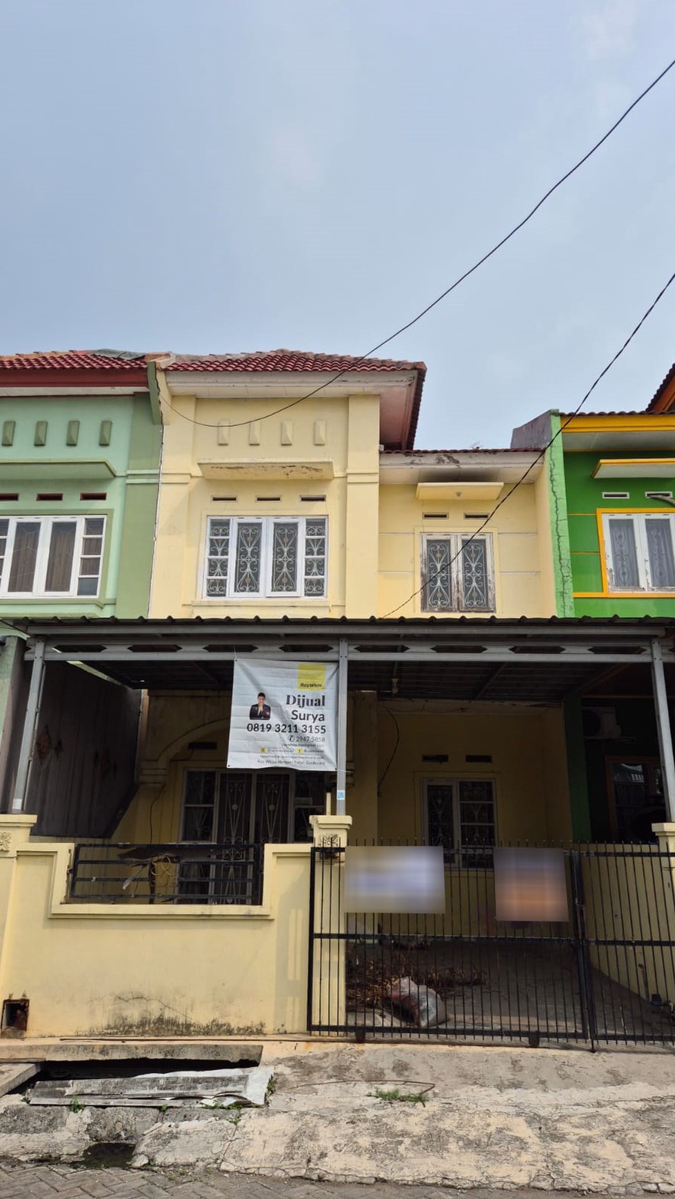 Rumah SHM 2 lantai depan taman di THB , Bekasi