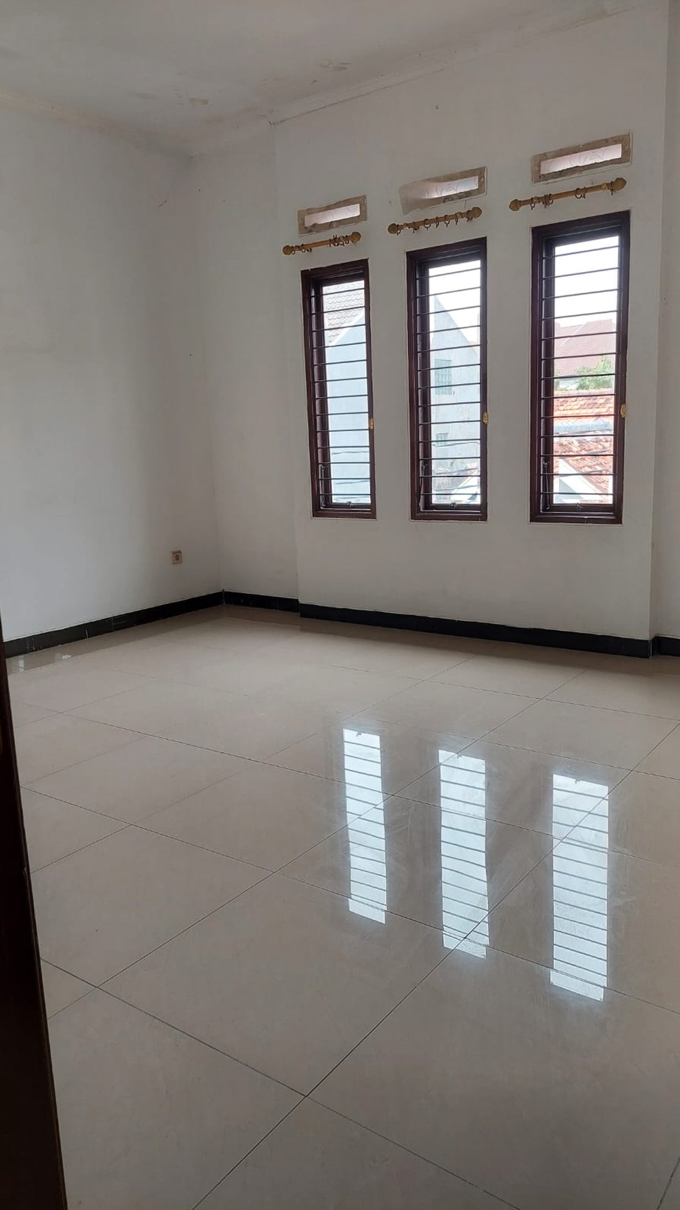  Rumah Tebet timur dalam semi furnished