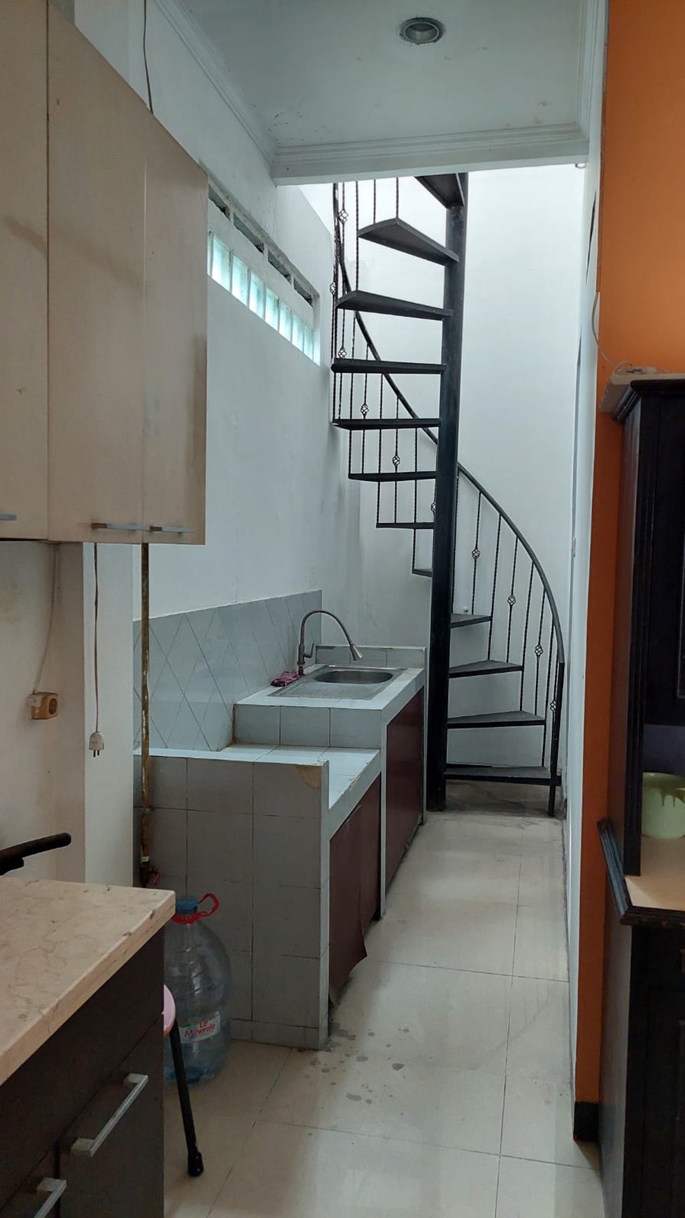  Rumah Tebet timur dalam semi furnished