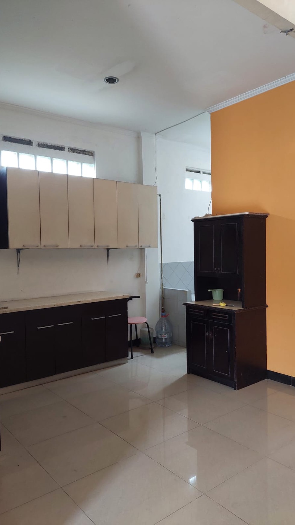  Rumah Tebet timur dalam semi furnished