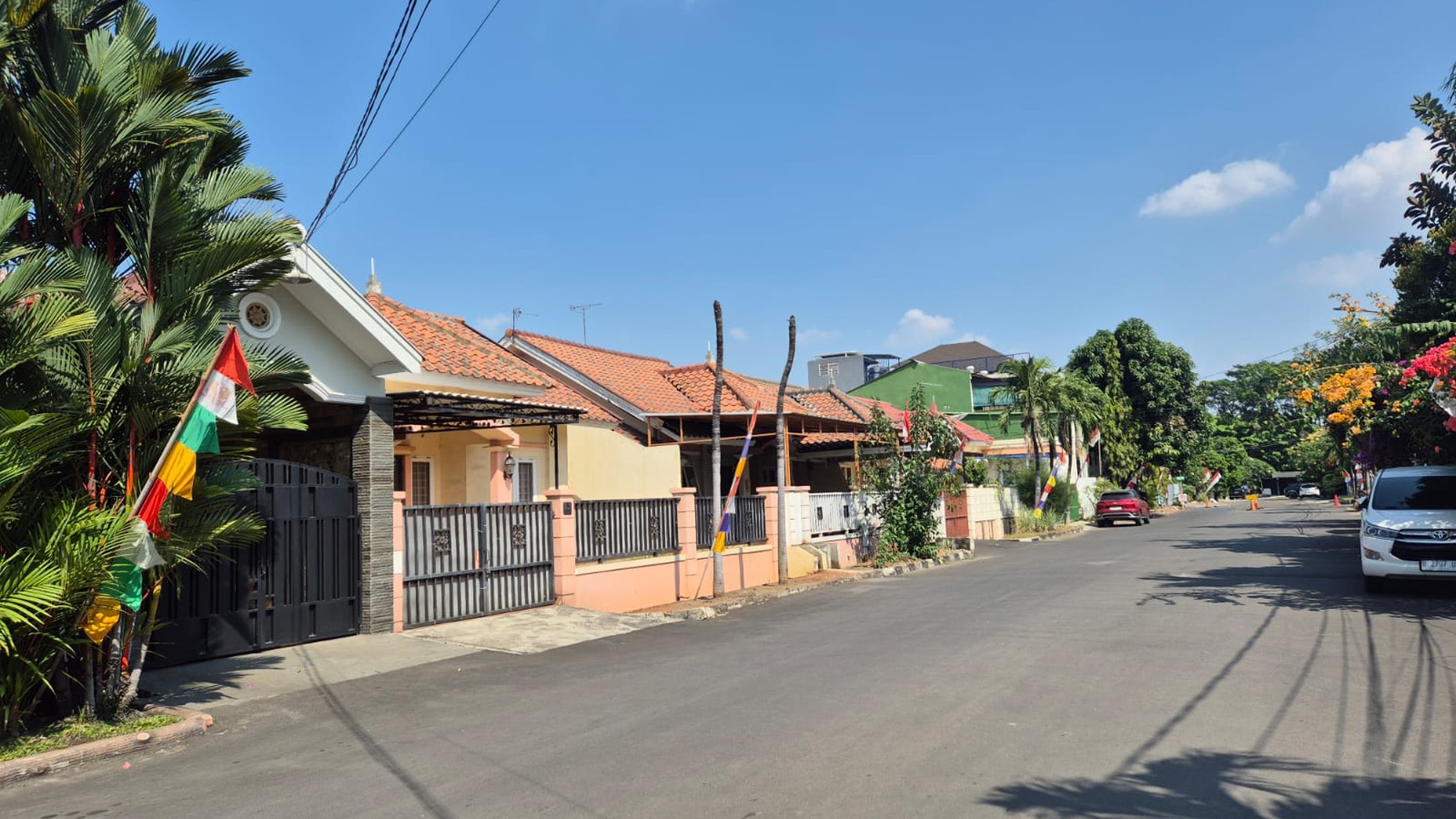 Rumah SHM jalan utama di Bulevard Hijau Harapan indah